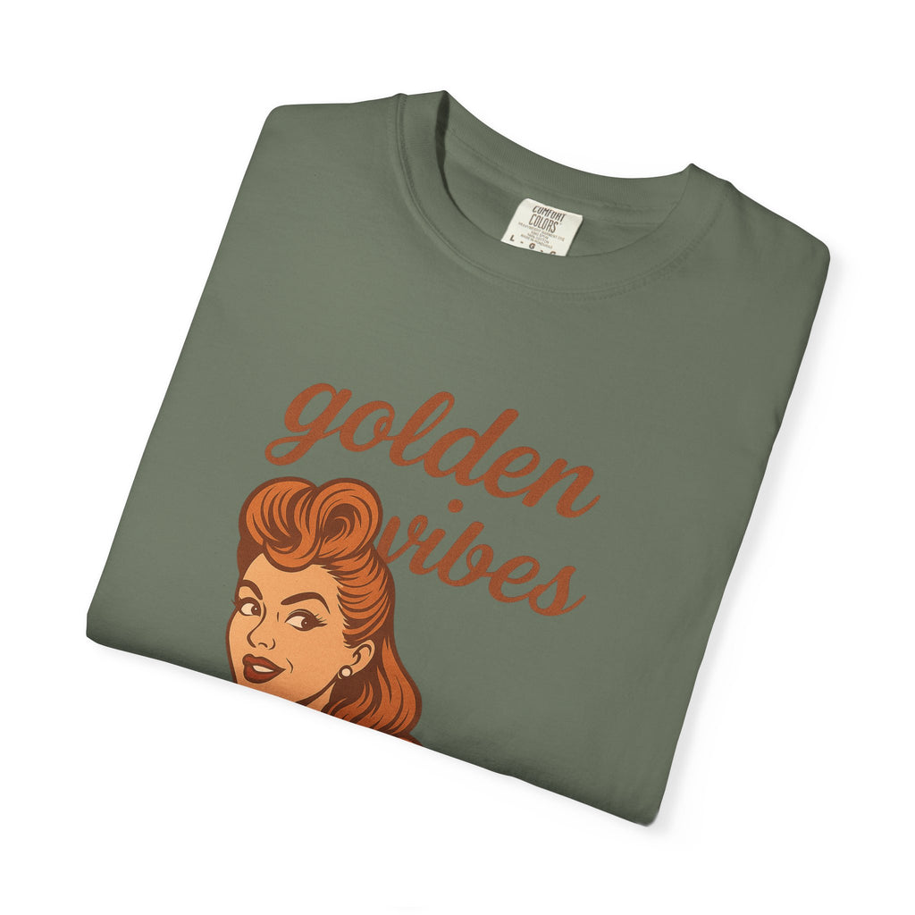 Golden Vibes – Retro Pin-Up Vintage T-Shirt