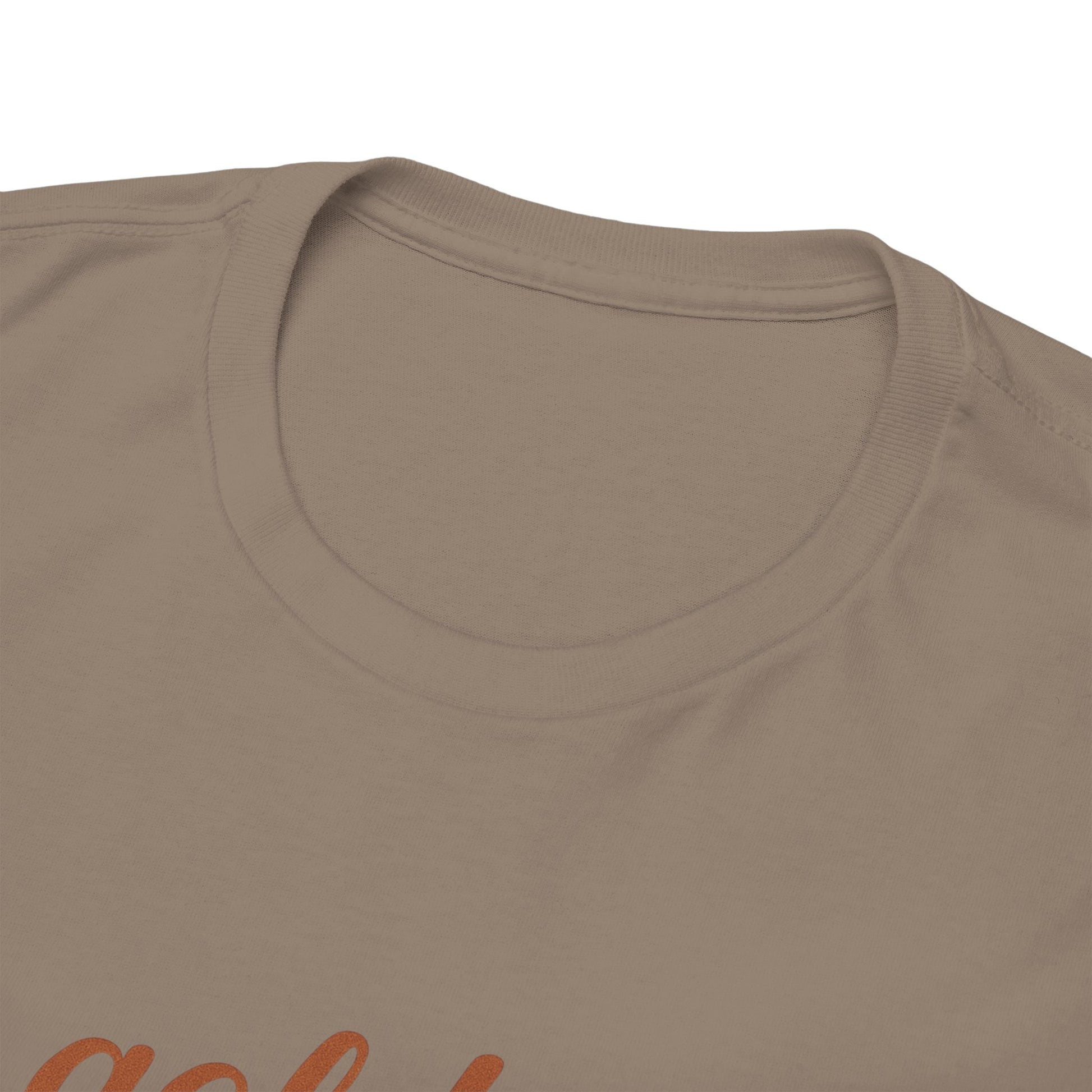 Golden Vibes – Retro Pin-Up Graphic Tee | Unisex Vintage Aesthetic T-Shirt - Madame Soulière