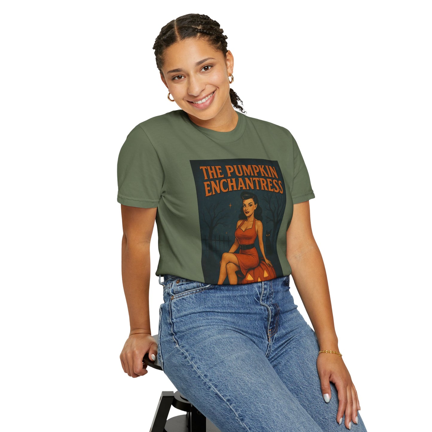 The Pumpkin Enchantress Halloween Unisex T-Shirt – Retro Witch Graphic Tee, Vintage Pumpkin Horror Top, Spooky Unisex Scary Season Shirt - Madame Soulière