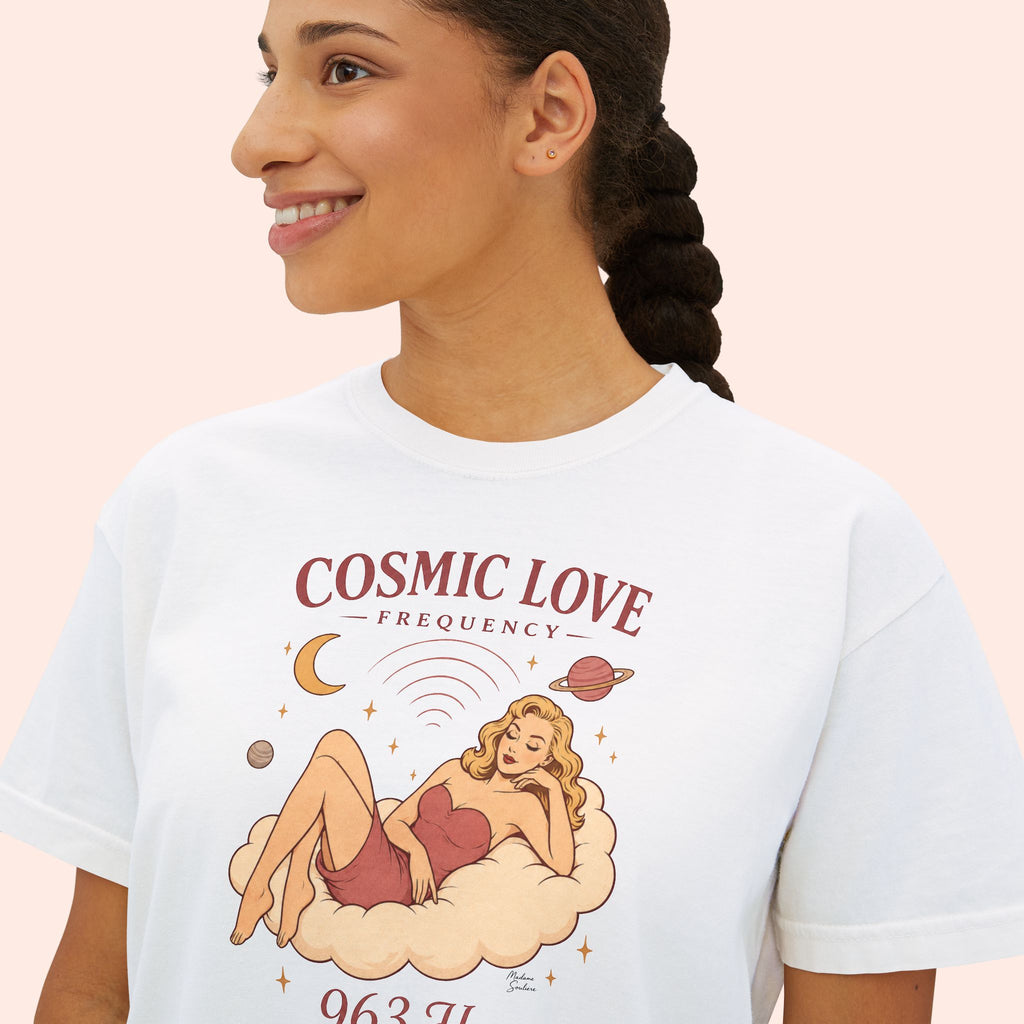 Cosmic Feminine Frequency – Retro Pin-Up Vintage Boxy T-Shirt