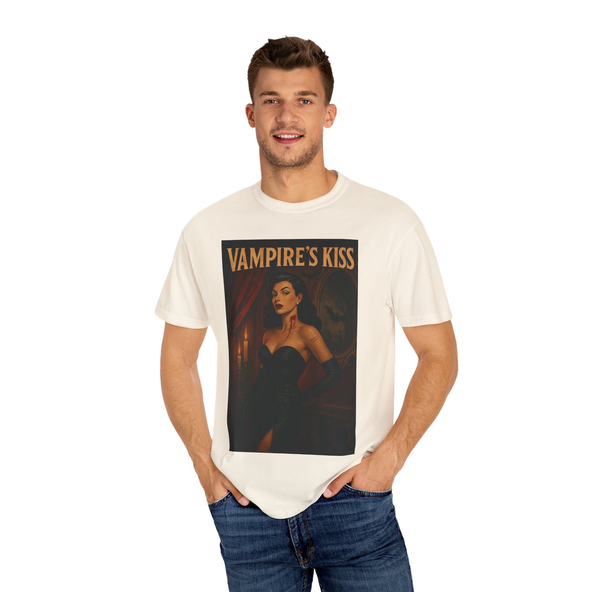 Vampire’s Kiss Halloween Unisex T-Shirt – Retro Vintage Vampire Graphic Tee, Spooky Horror Unisex Top, Gothic Scary Season Shirt - Madame Soulière
