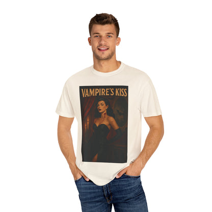Vampire’s Kiss Halloween Unisex T-Shirt – Retro Vintage Vampire Graphic Tee, Spooky Horror Unisex Top, Gothic Scary Season Shirt - Madame Soulière