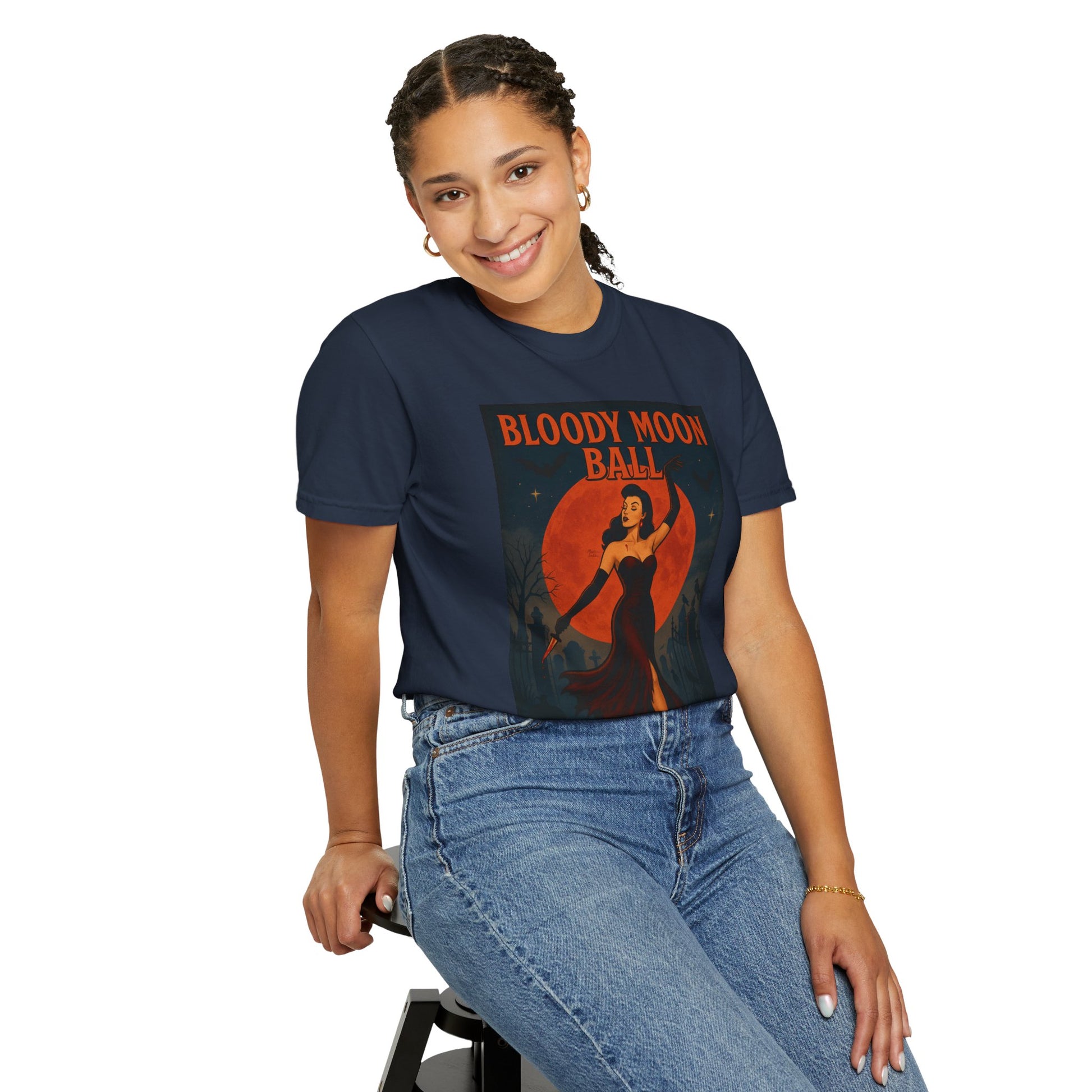 Bloody Moon Halloween Unisex T-Shirt – Vampire Retro Graphic Tee, Vintage Horror Spooky Top, Scary Season Shirt - Madame Soulière
