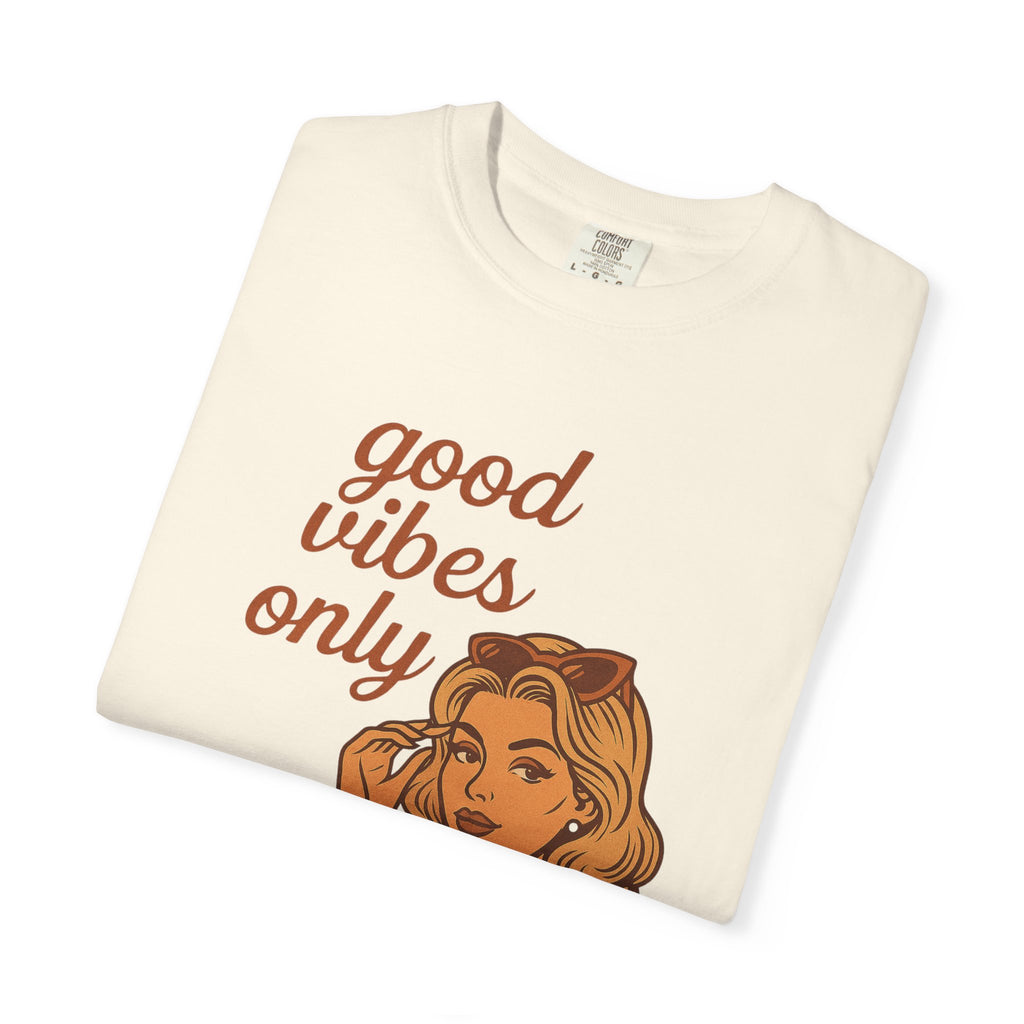 Good Vibes Only – Retro Pin-Up Vintage T-Shirt