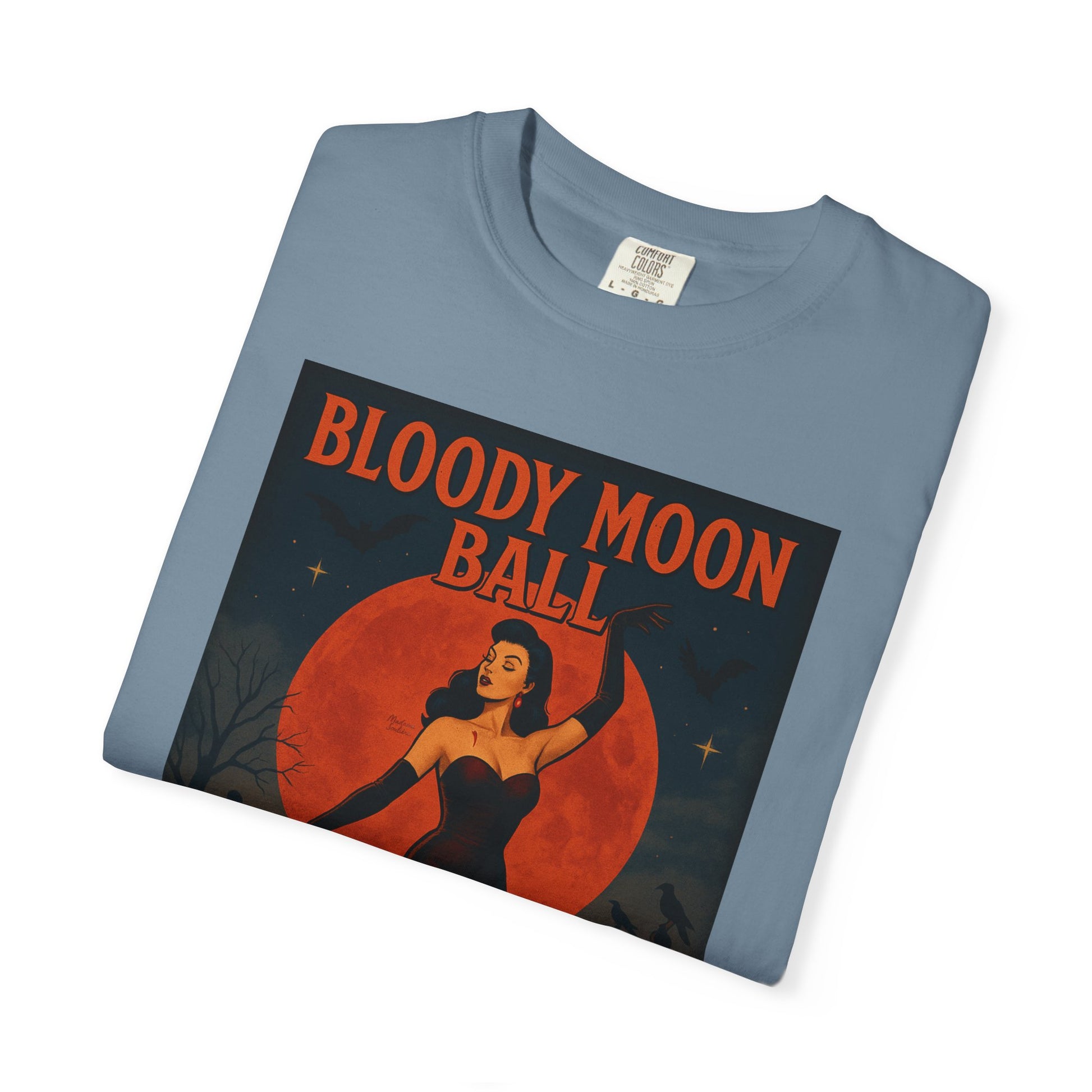 Bloody Moon Halloween Unisex T-Shirt – Vampire Retro Graphic Tee, Vintage Horror Spooky Top, Scary Season Shirt - Madame Soulière