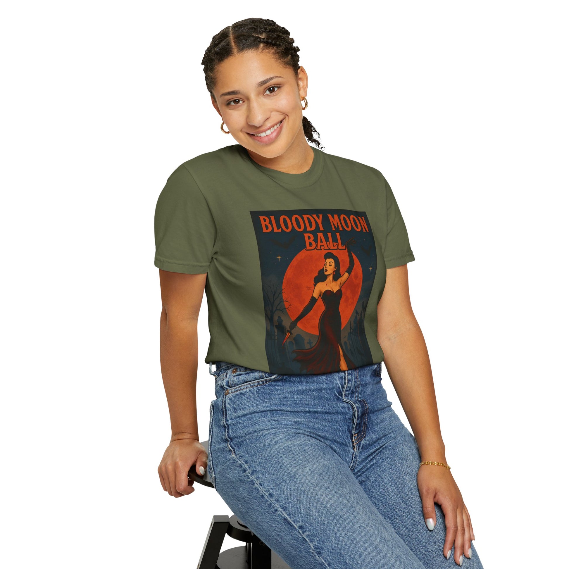 Bloody Moon Halloween Unisex T-Shirt – Vampire Retro Graphic Tee, Vintage Horror Spooky Top, Scary Season Shirt - Madame Soulière