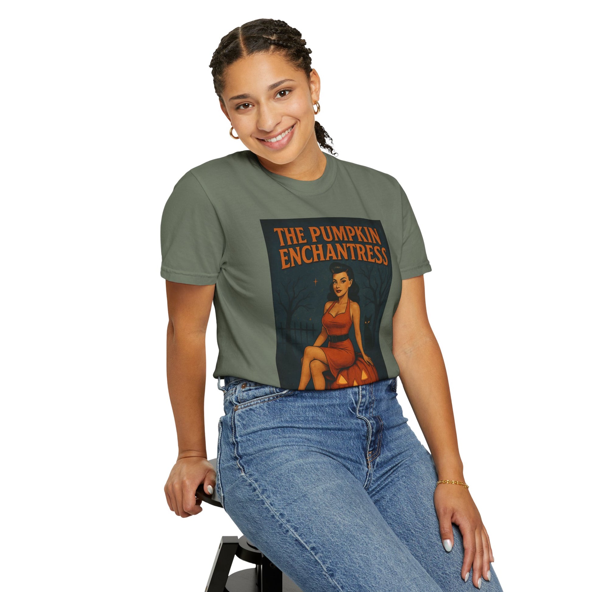 The Pumpkin Enchantress Halloween Unisex T-Shirt – Retro Witch Graphic Tee, Vintage Pumpkin Horror Top, Spooky Unisex Scary Season Shirt - Madame Soulière