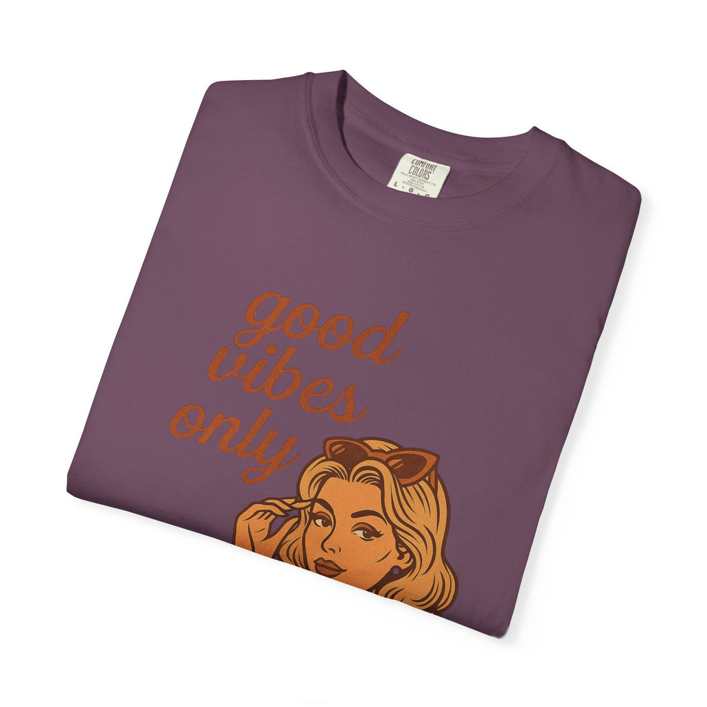 Good Vibes Only – Retro Pin-Up Vintage T-Shirt