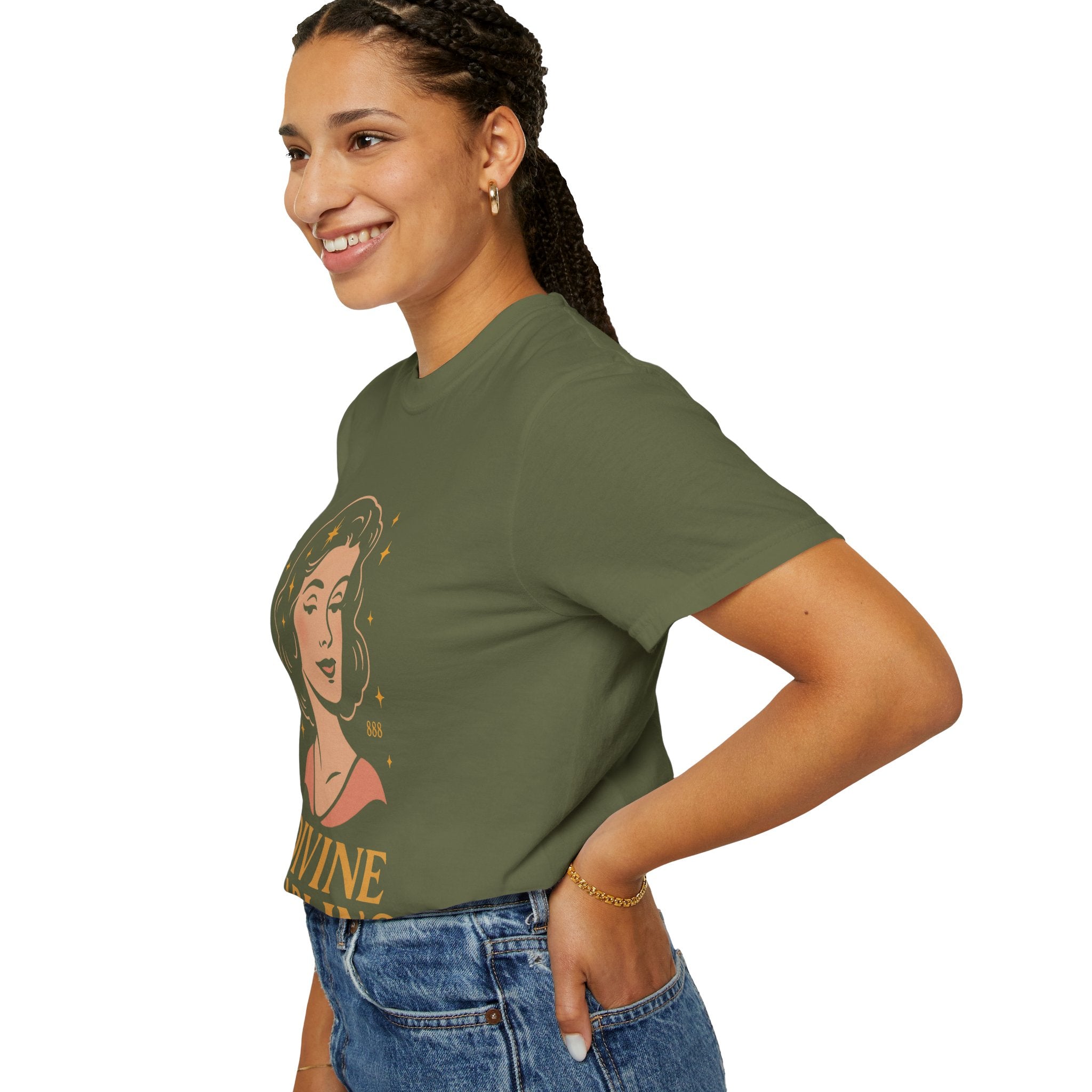 Divine Darling – Retro Pin-Up Vintage T-Shirt