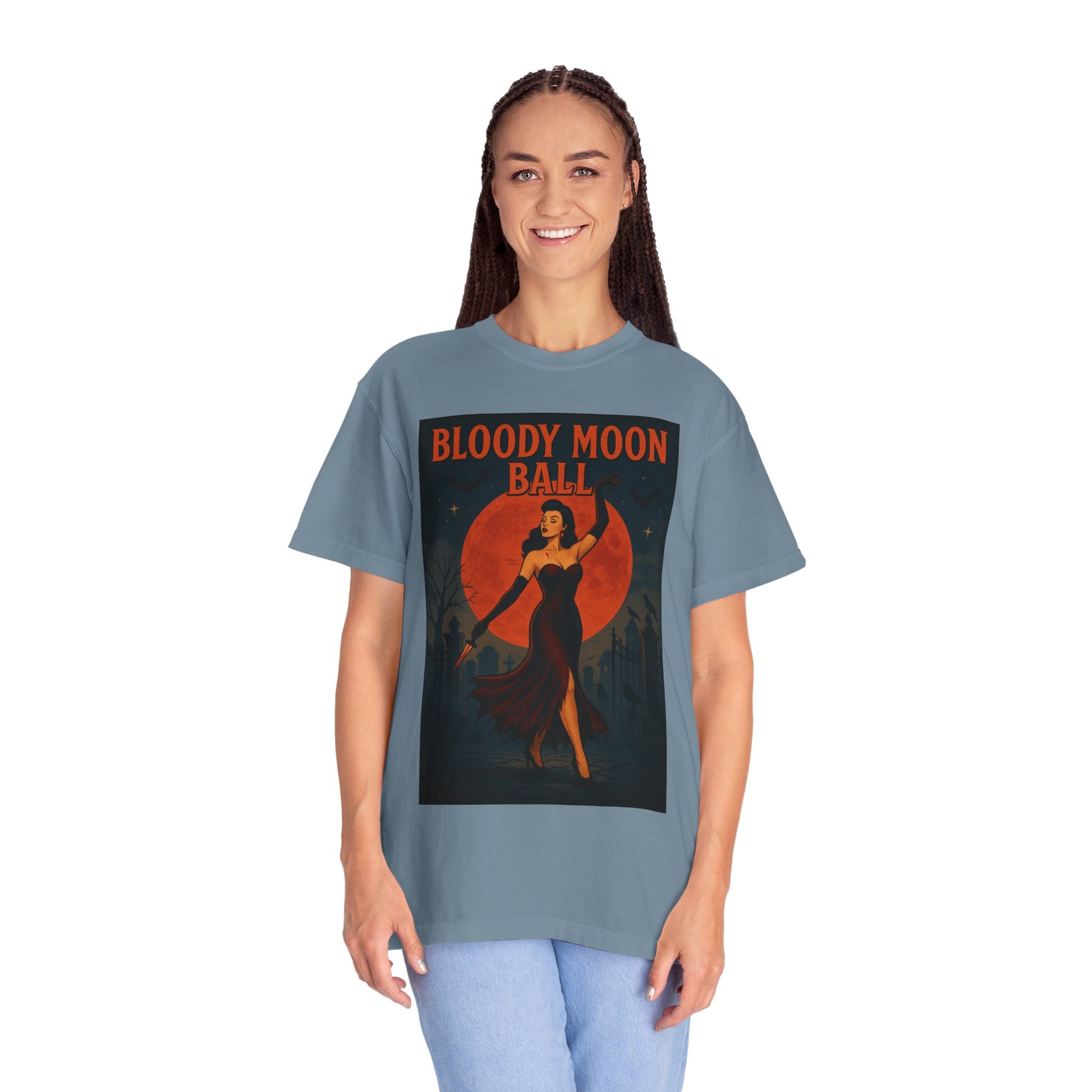 Bloody Moon Halloween Unisex T-Shirt – Vampire Retro Graphic Tee, Vintage Horror Spooky Top, Scary Season Shirt - Madame Soulière