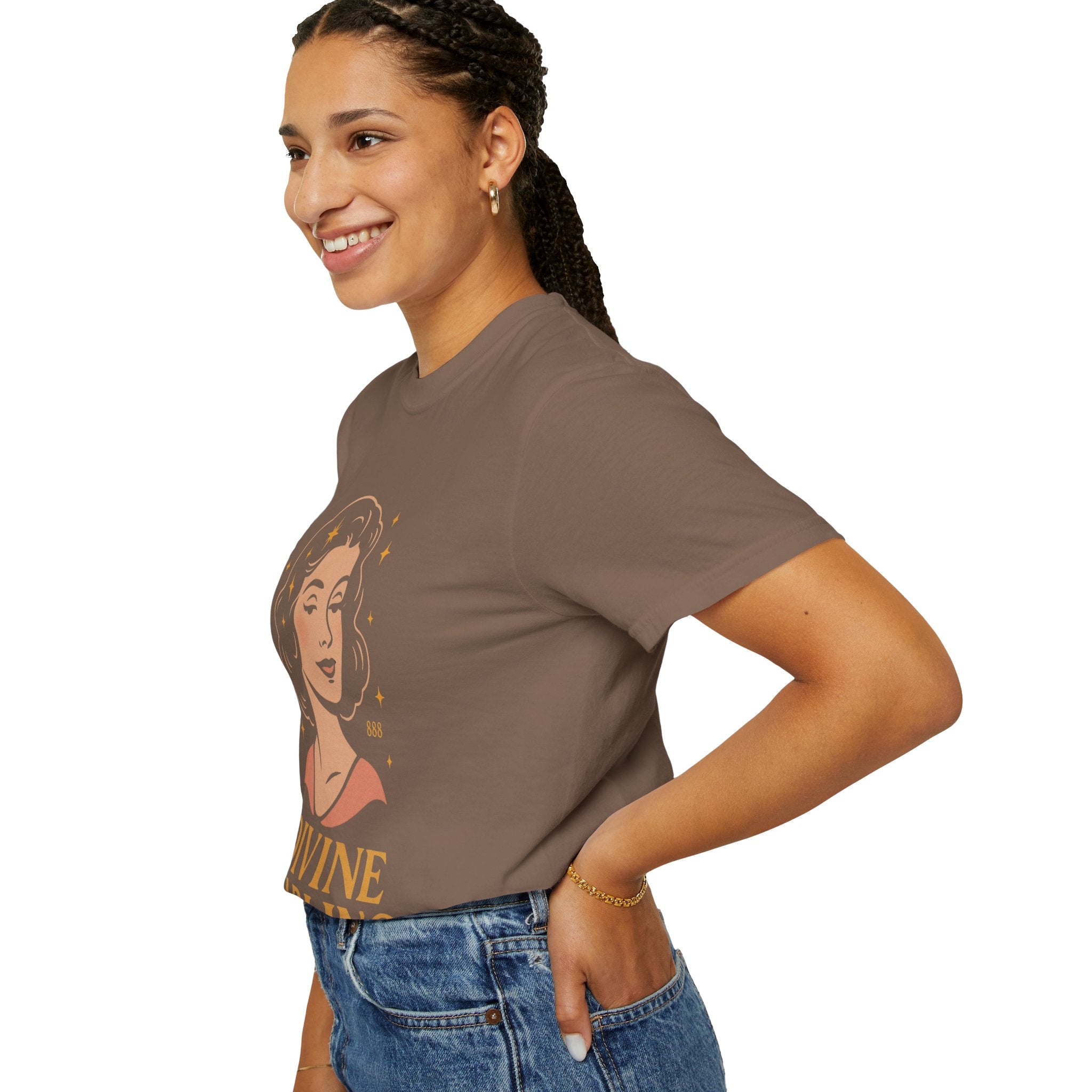 Divine Darling – Retro Pin-Up Vintage T-Shirt