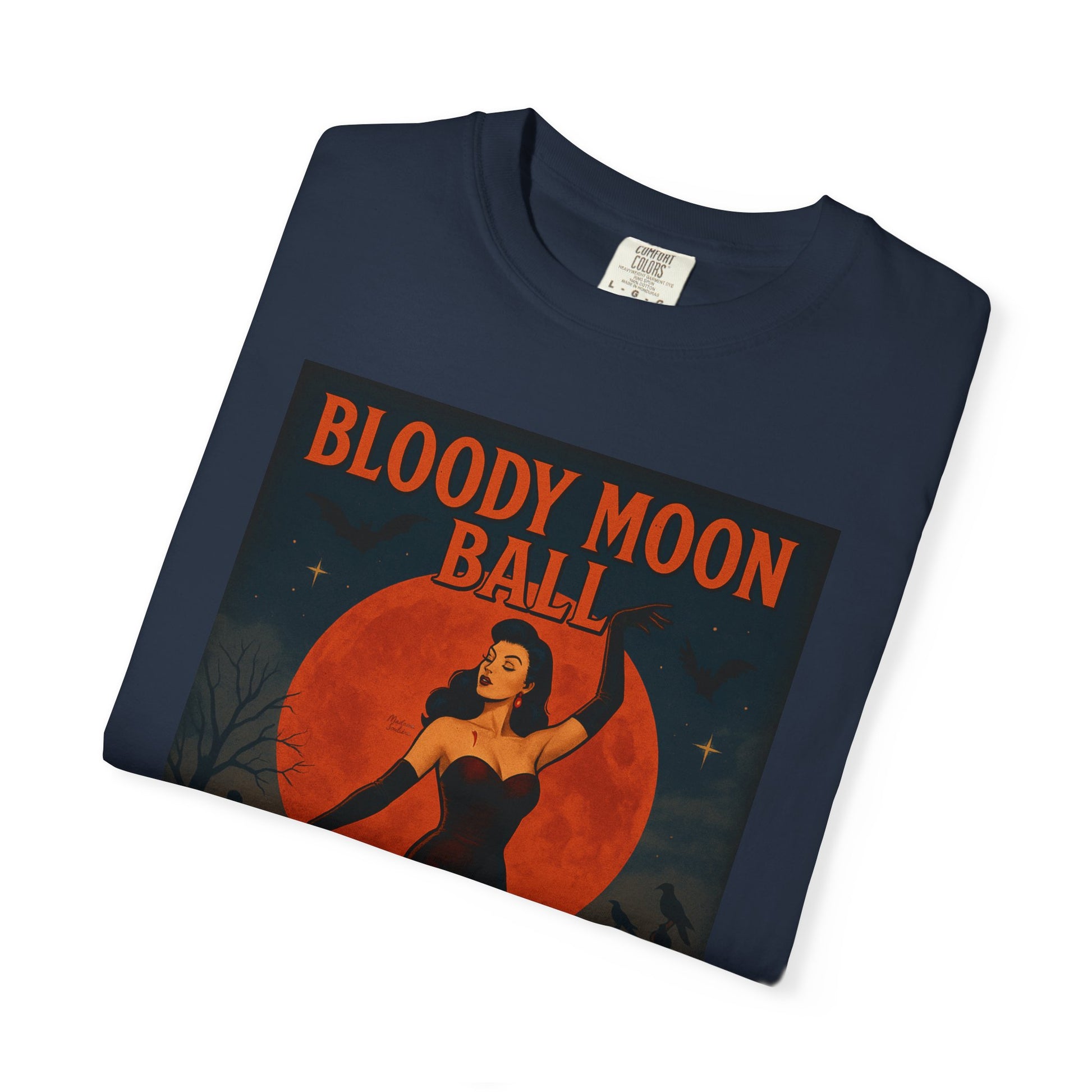 Bloody Moon Halloween Unisex T-Shirt – Vampire Retro Graphic Tee, Vintage Horror Spooky Top, Scary Season Shirt - Madame Soulière