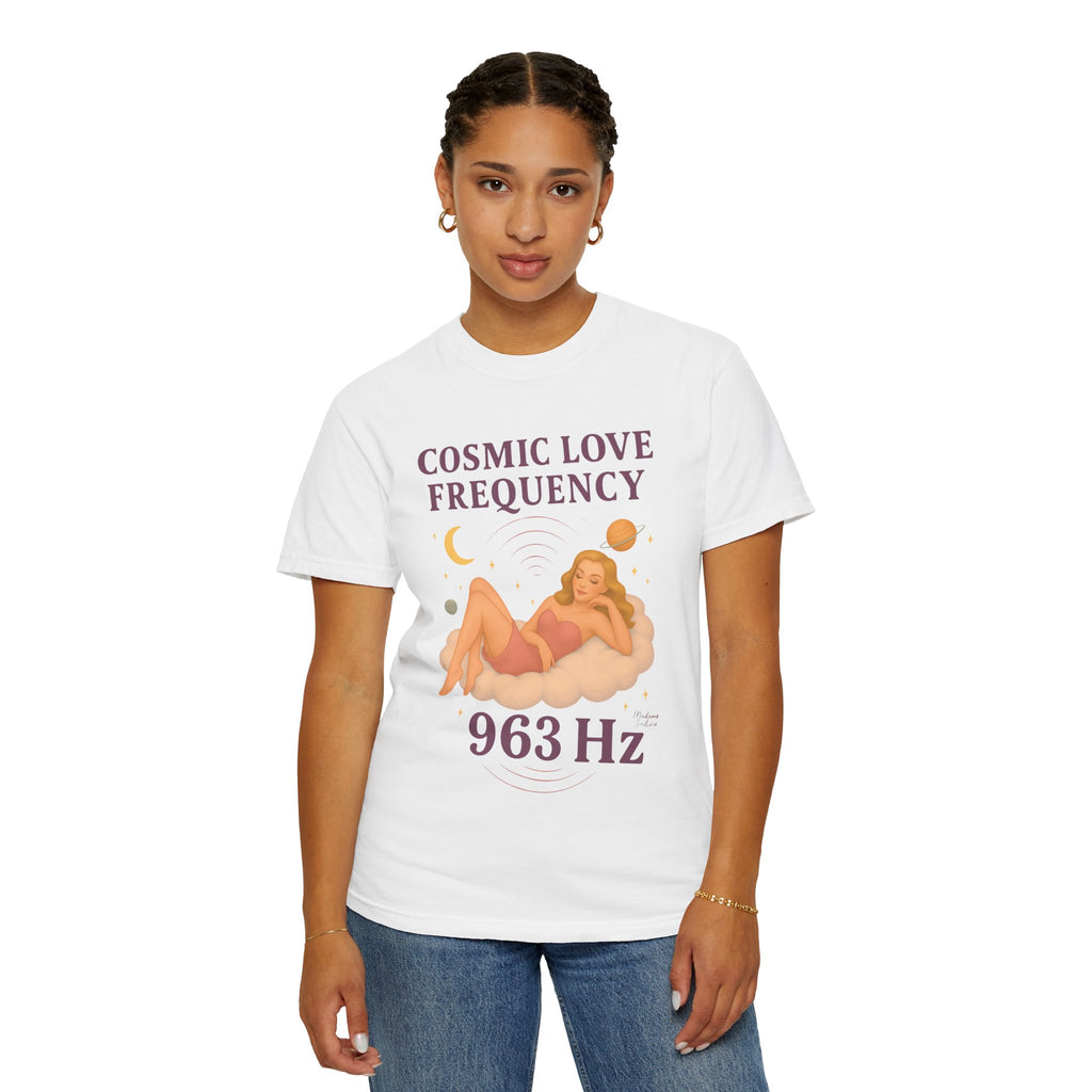 Cosmic Feminine Frequency – Retro Pin-Up Vintage T-Shirt