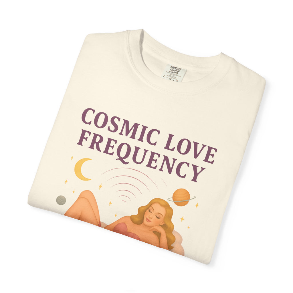 Cosmic Feminine Frequency – Retro Pin-Up Vintage T-Shirt