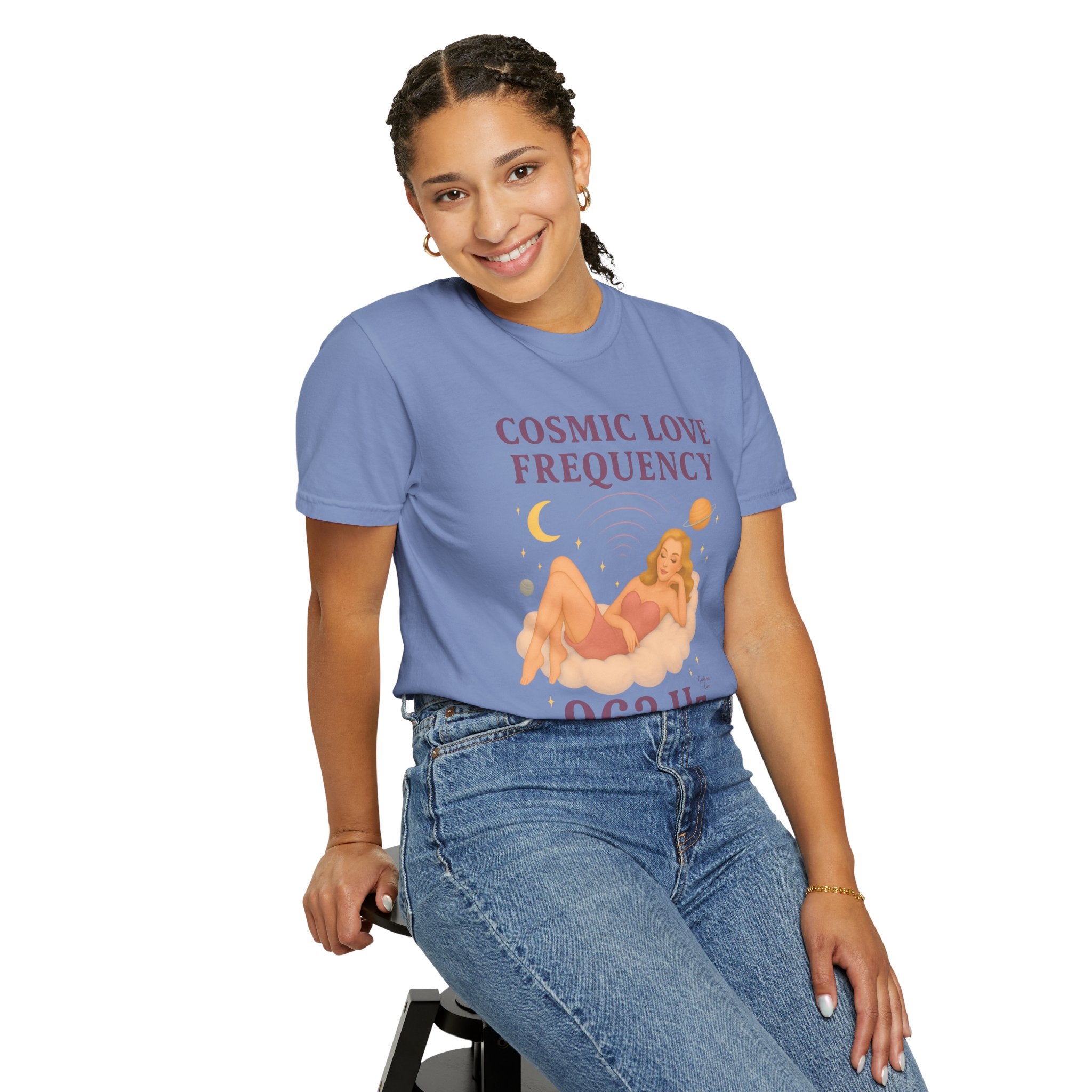 Cosmic Feminine Frequency – Retro Pin-Up Vintage T-Shirt