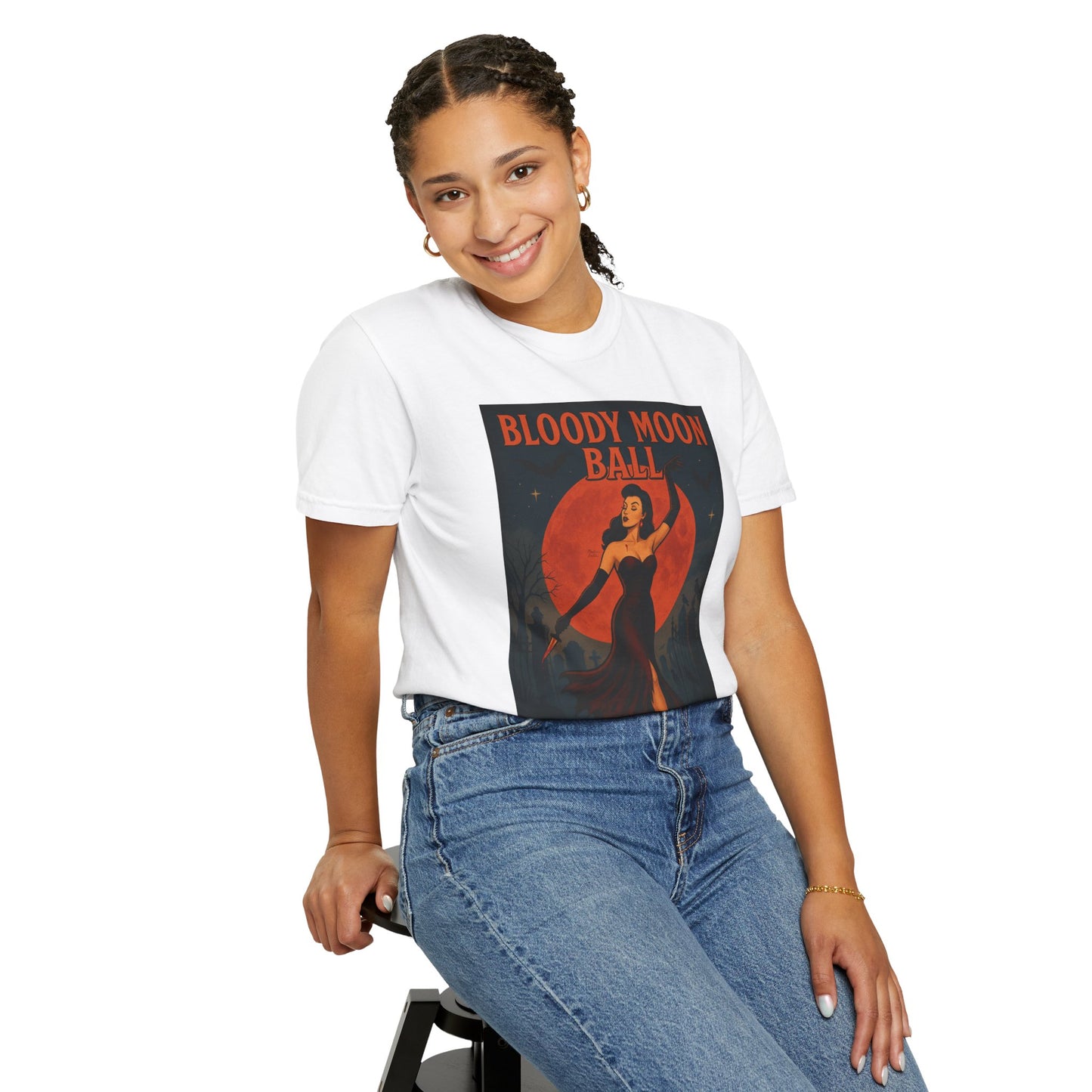 Bloody Moon Halloween Unisex T-Shirt – Vampire Retro Graphic Tee, Vintage Horror Spooky Top, Scary Season Shirt - Madame Soulière