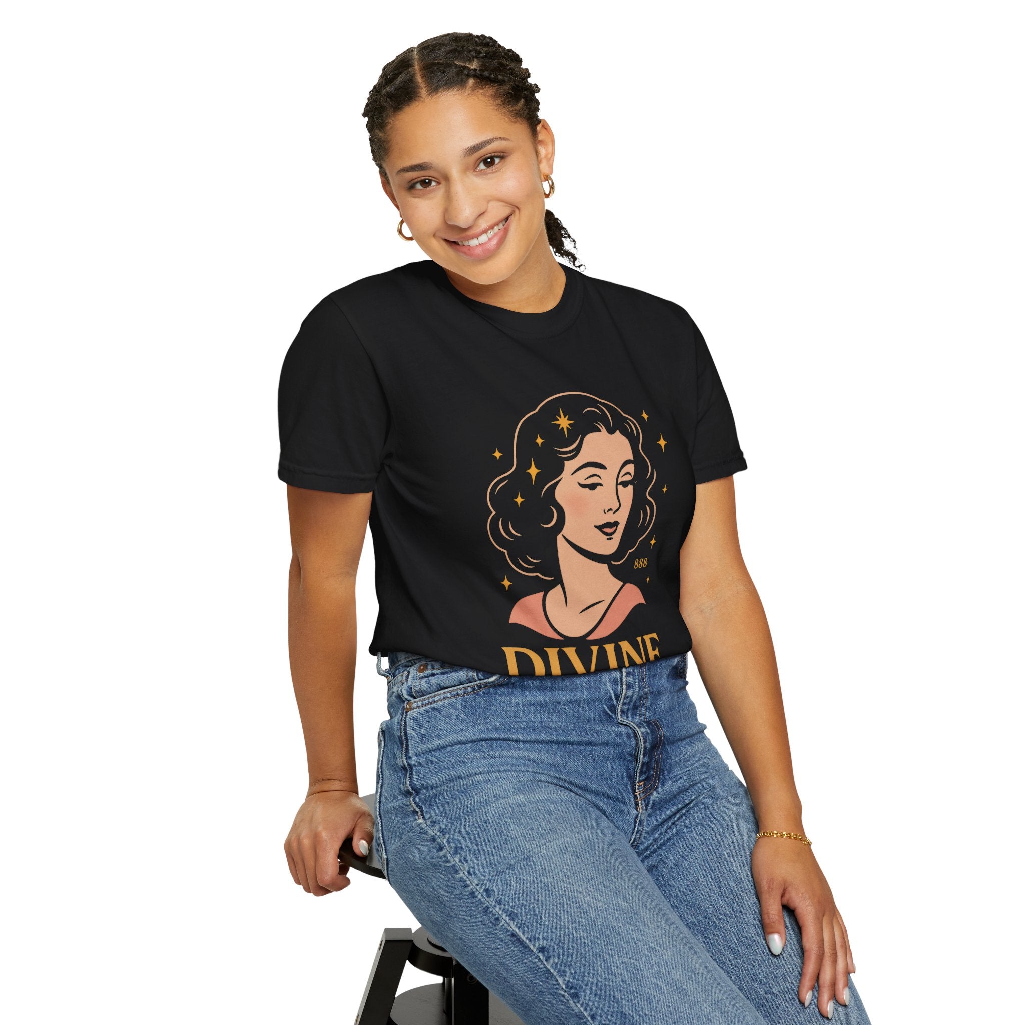 Divine Darling – Retro Pin-Up Vintage T-Shirt