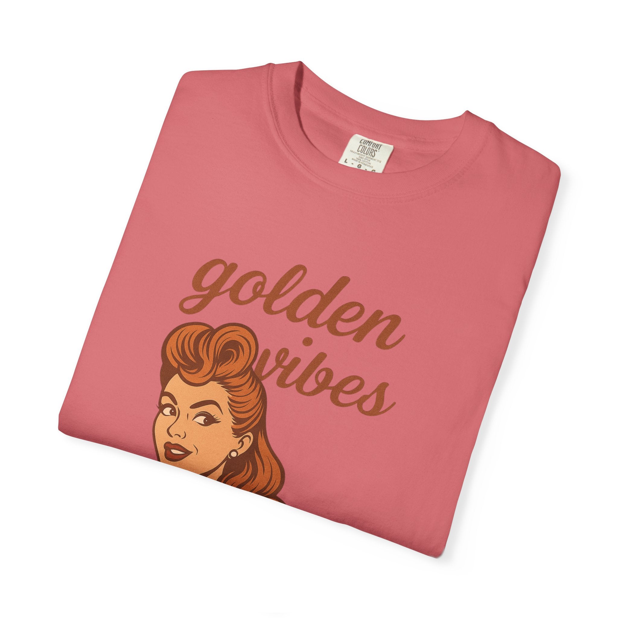 Golden Vibes – Retro Pin-Up Vintage T-Shirt