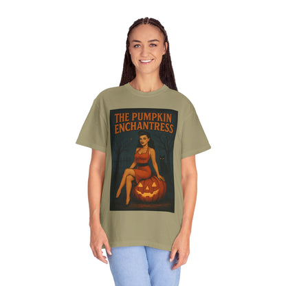 The Pumpkin Enchantress Halloween Unisex T-Shirt – Retro Witch Graphic Tee, Vintage Pumpkin Horror Top, Spooky Unisex Scary Season Shirt - Madame Soulière