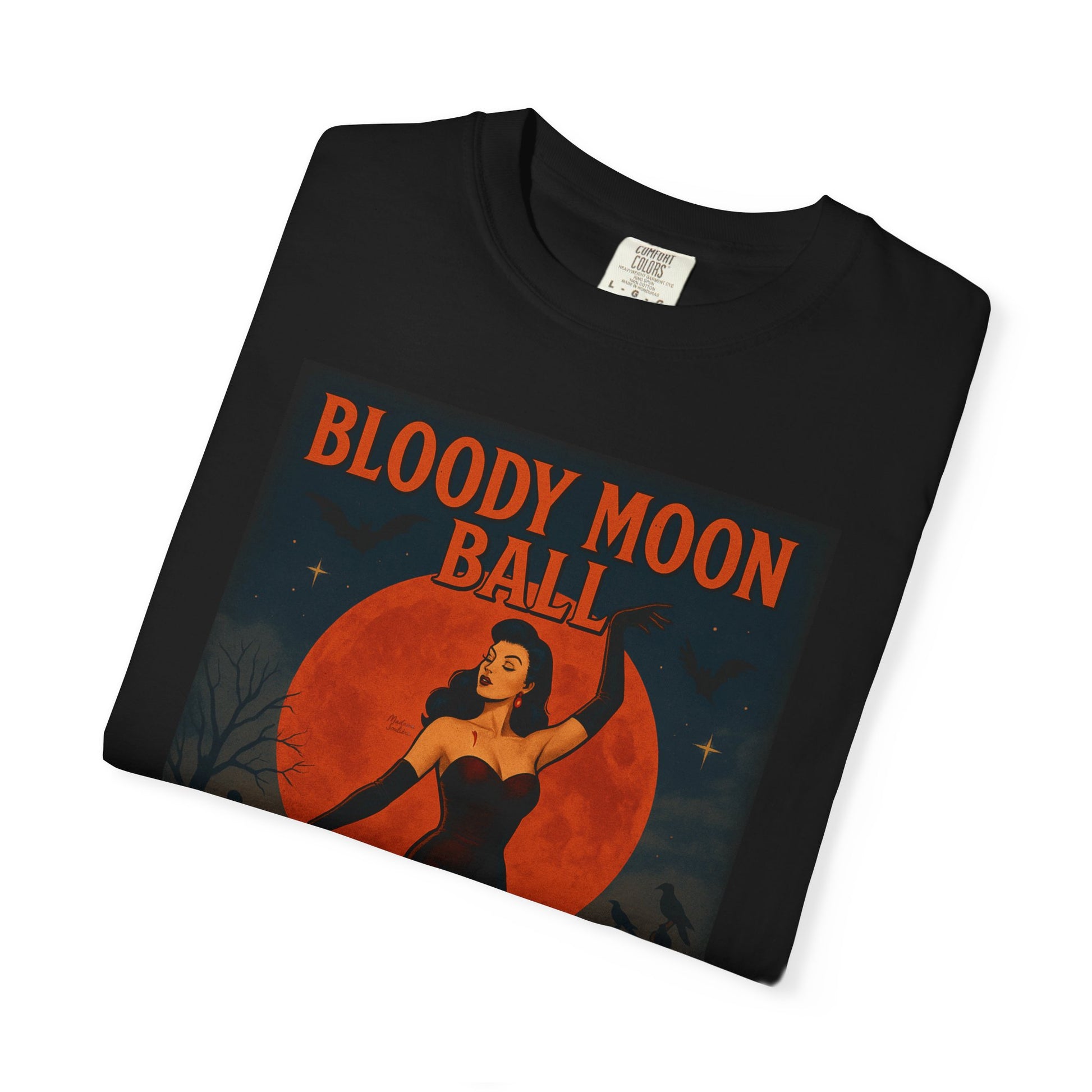 Bloody Moon Halloween Unisex T-Shirt – Vampire Retro Graphic Tee, Vintage Horror Spooky Top, Scary Season Shirt - Madame Soulière