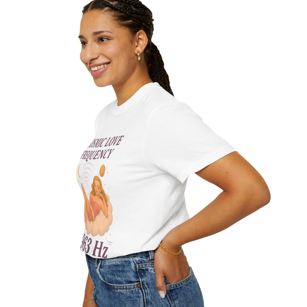Cosmic Feminine Frequency – Retro Pin-Up Vintage T-Shirt