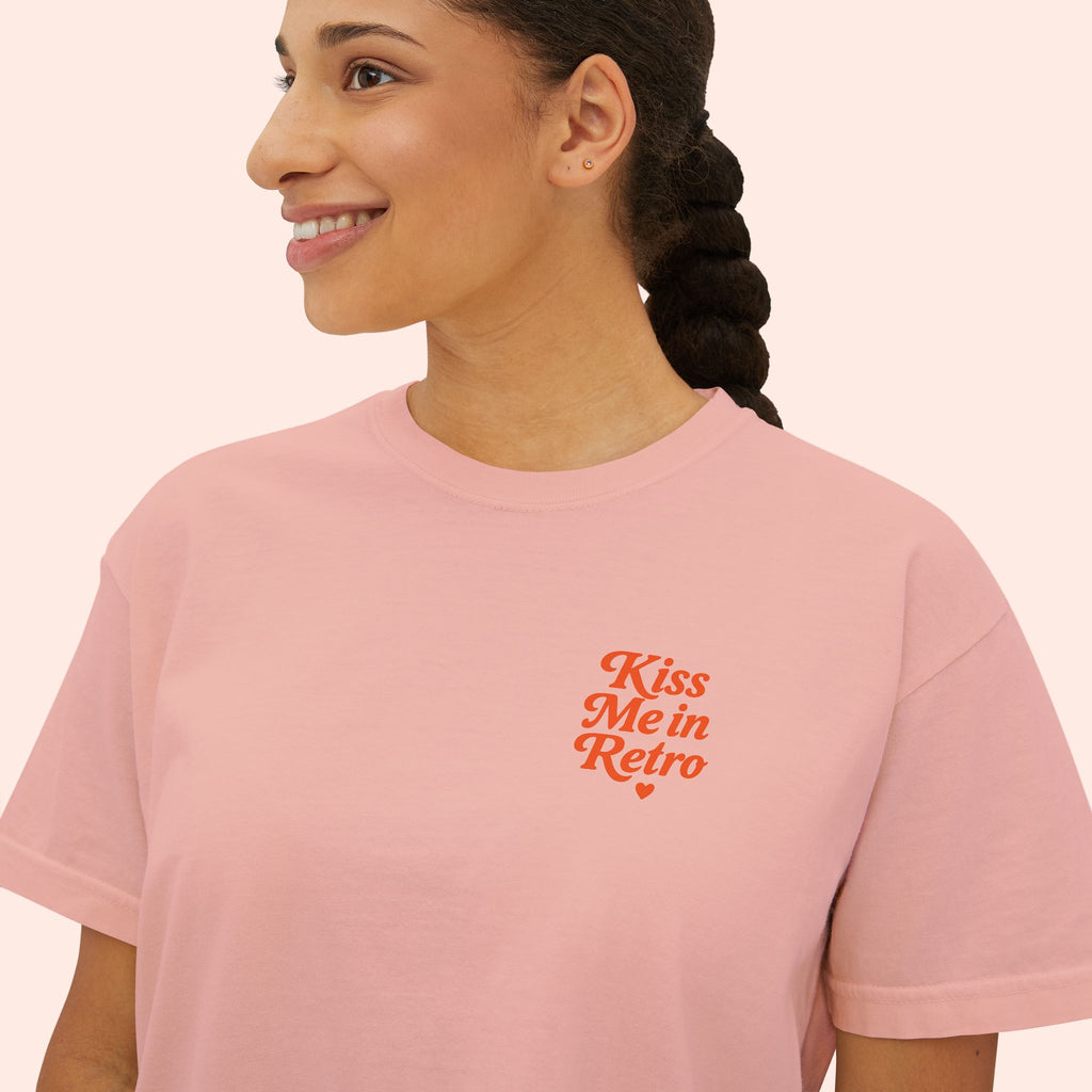 Kiss Me in Retro Graphic T-Shirt – Vintage Mini Motif Boxy T-Shirt