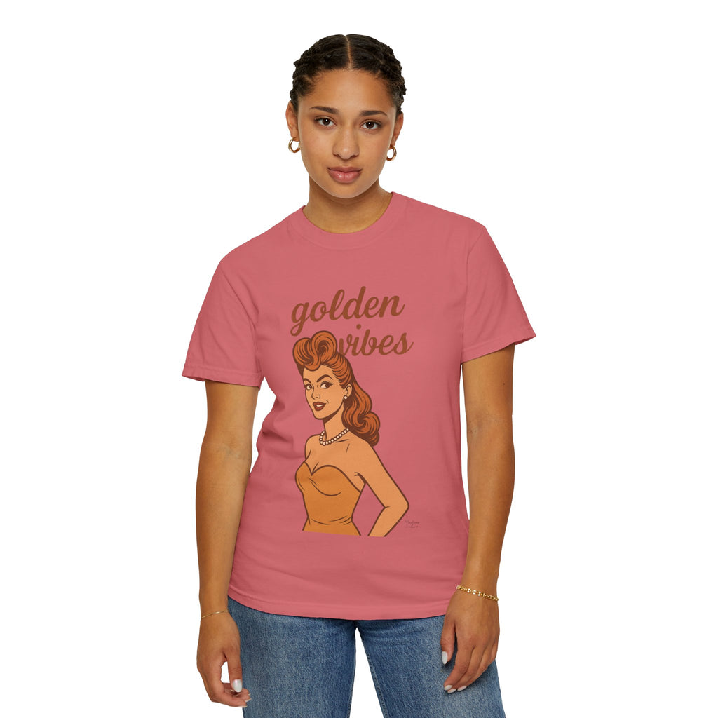 Golden Vibes – Retro Pin-Up Vintage T-Shirt