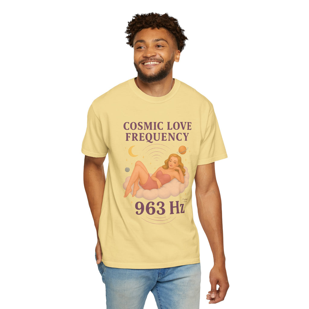 Cosmic Feminine Frequency – Retro Pin-Up Vintage T-Shirt