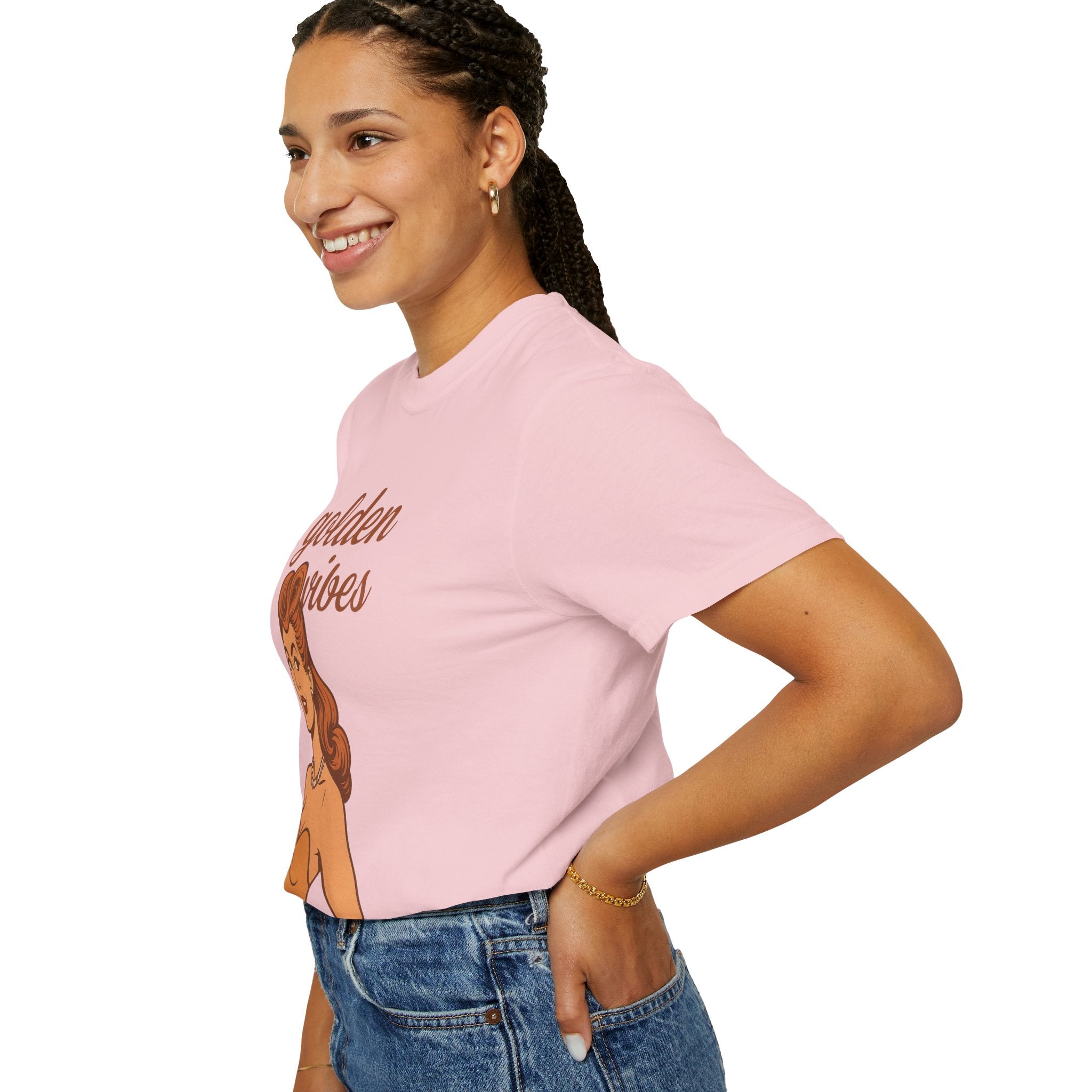 Golden Vibes – Retro Pin-Up Vintage T-Shirt