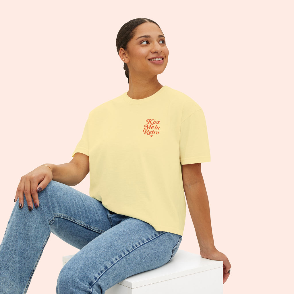 Kiss Me in Retro Graphic T-Shirt – Vintage Mini Motif Boxy T-Shirt