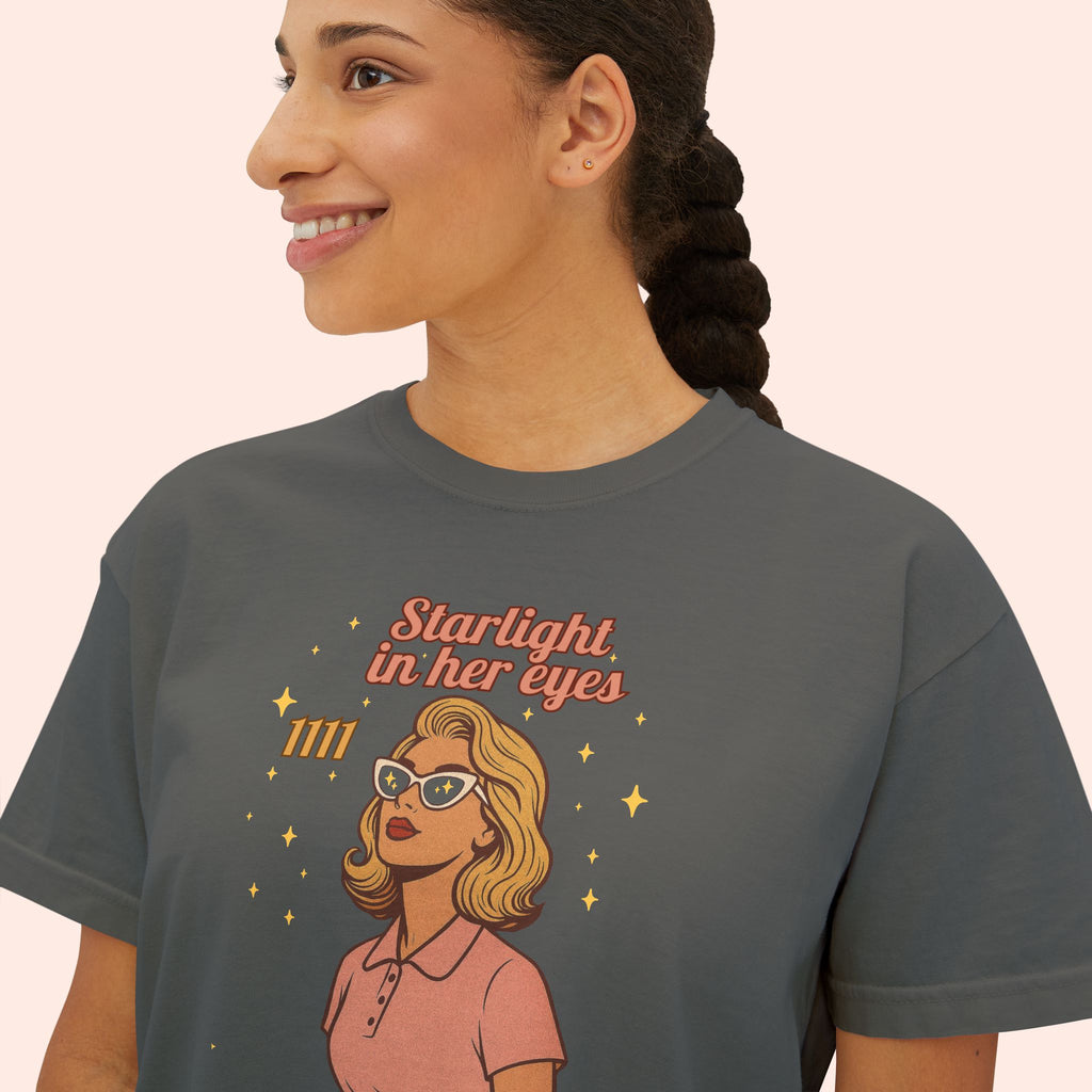 Starlight in Her Eyes 1111 – Retro Vintage Boxy T-Shirt