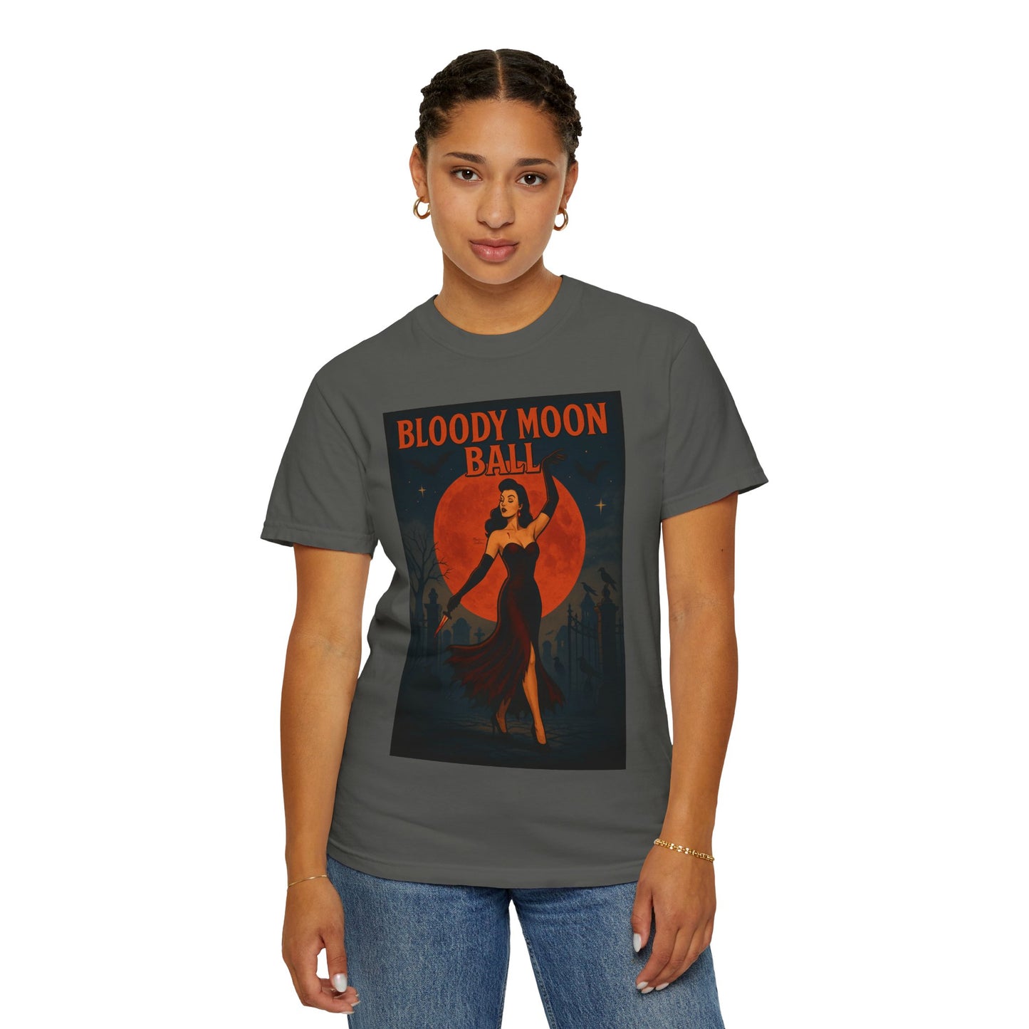 Bloody Moon Halloween Unisex T-Shirt – Vampire Retro Graphic Tee, Vintage Horror Spooky Top, Scary Season Shirt - Madame Soulière