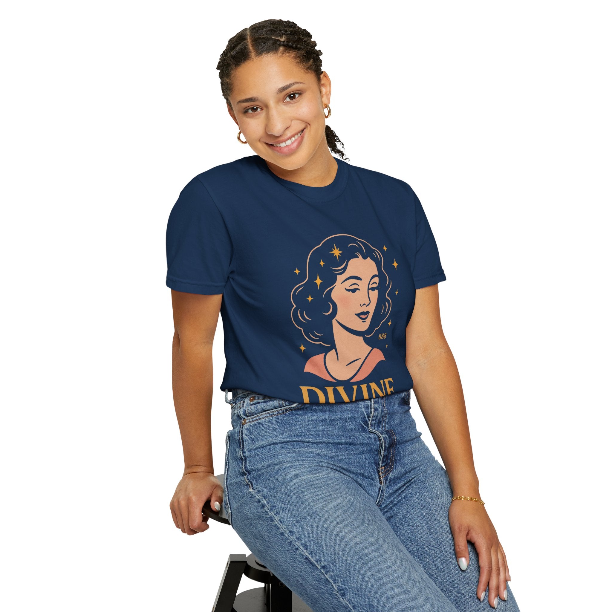 Divine Darling – Retro Pin-Up Vintage T-Shirt