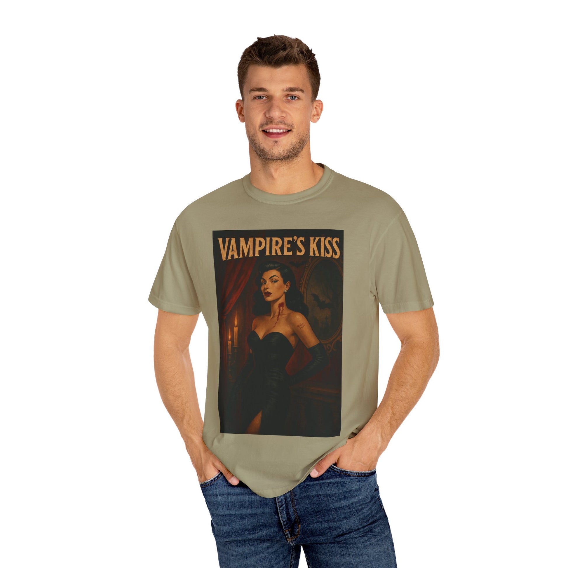 Vampire’s Kiss Halloween Unisex T-Shirt – Retro Vintage Vampire Graphic Tee, Spooky Horror Unisex Top, Gothic Scary Season Shirt - Madame Soulière