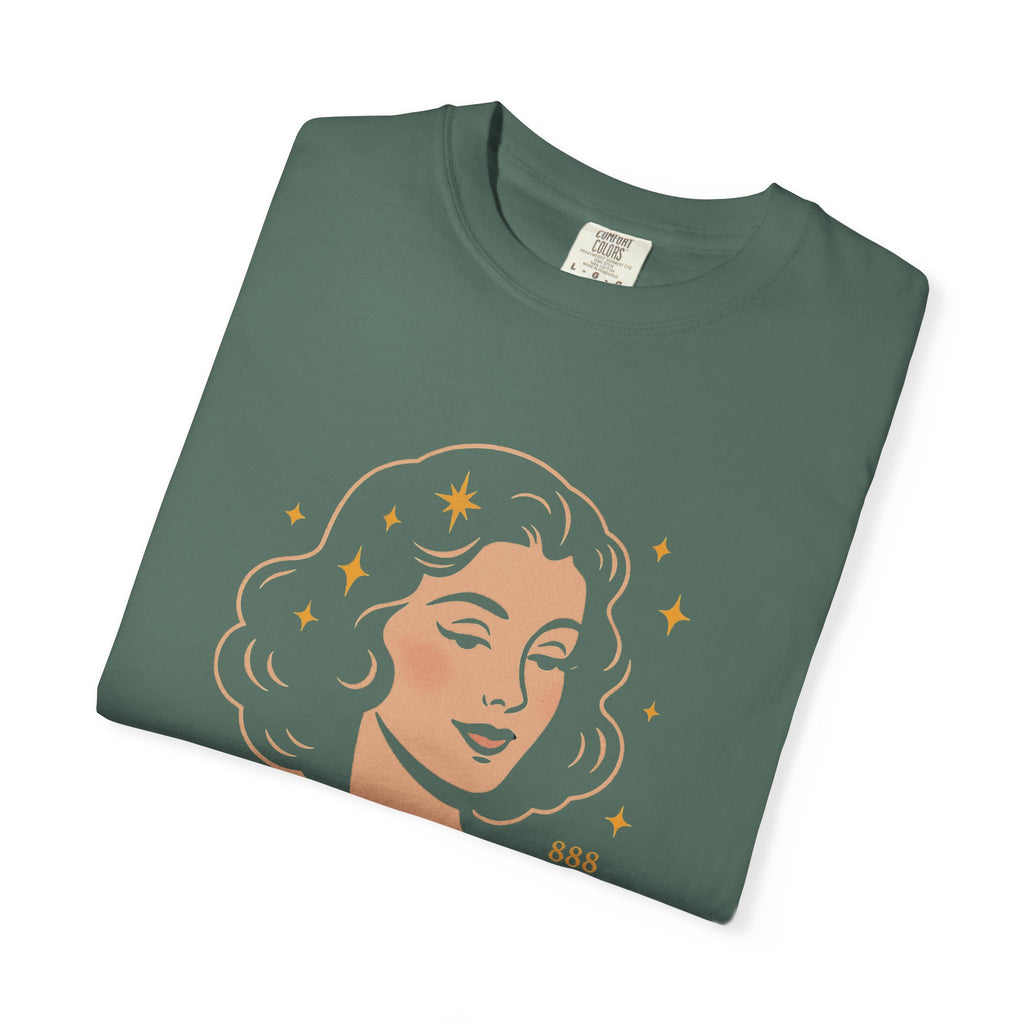 Divine Darling – Retro Pin-Up Vintage T-Shirt