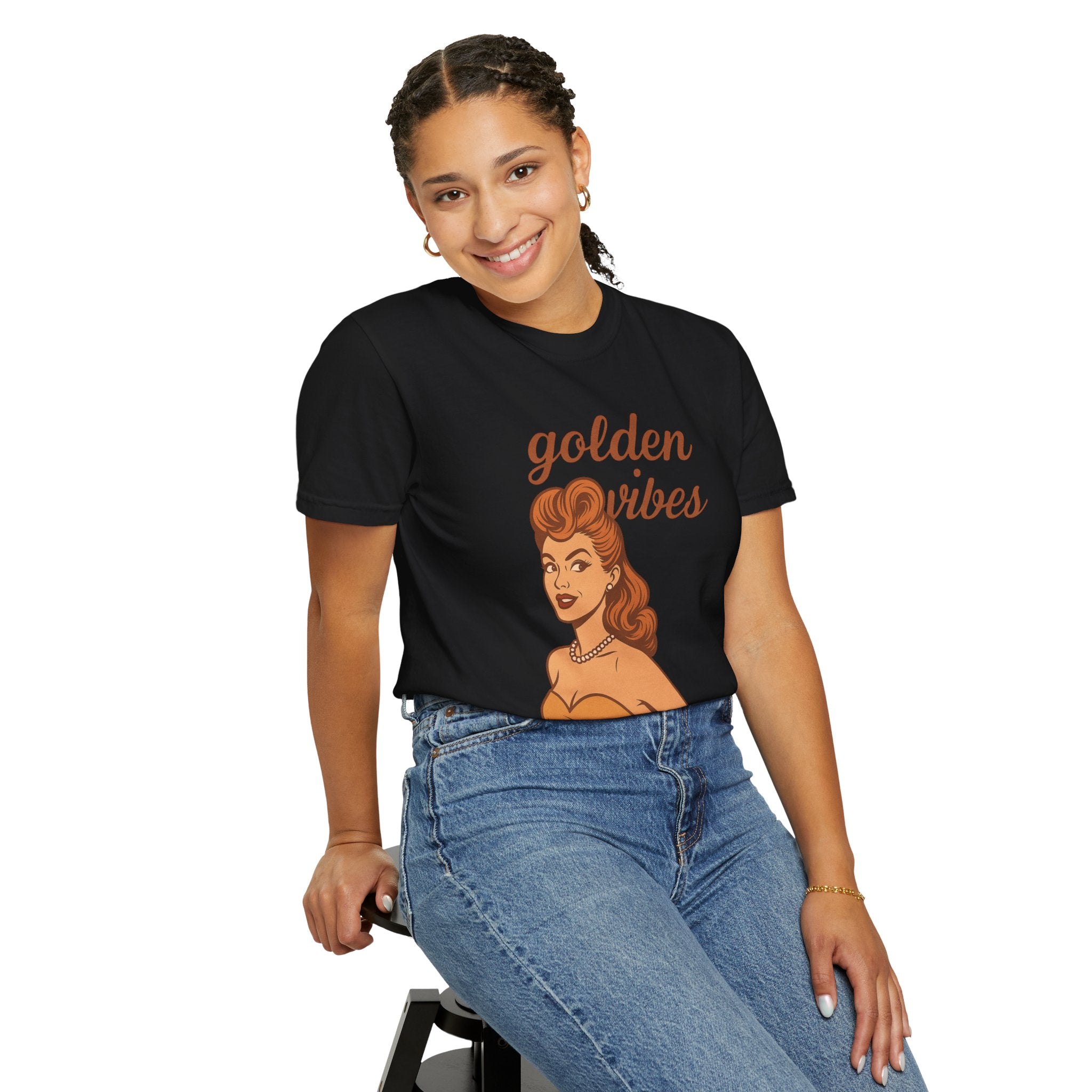 Golden Vibes – Retro Pin-Up Vintage T-Shirt
