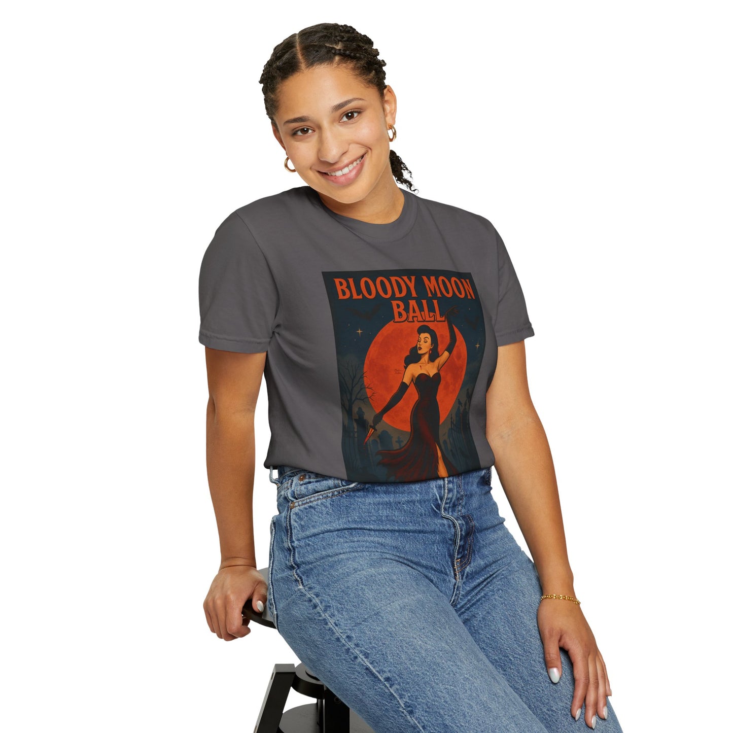Bloody Moon Halloween Unisex T-Shirt – Vampire Retro Graphic Tee, Vintage Horror Spooky Top, Scary Season Shirt - Madame Soulière