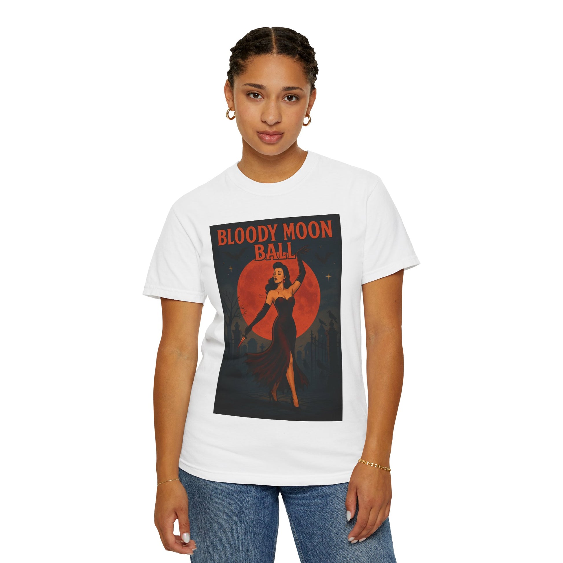 Bloody Moon Halloween Unisex T-Shirt – Vampire Retro Graphic Tee, Vintage Horror Spooky Top, Scary Season Shirt - Madame Soulière