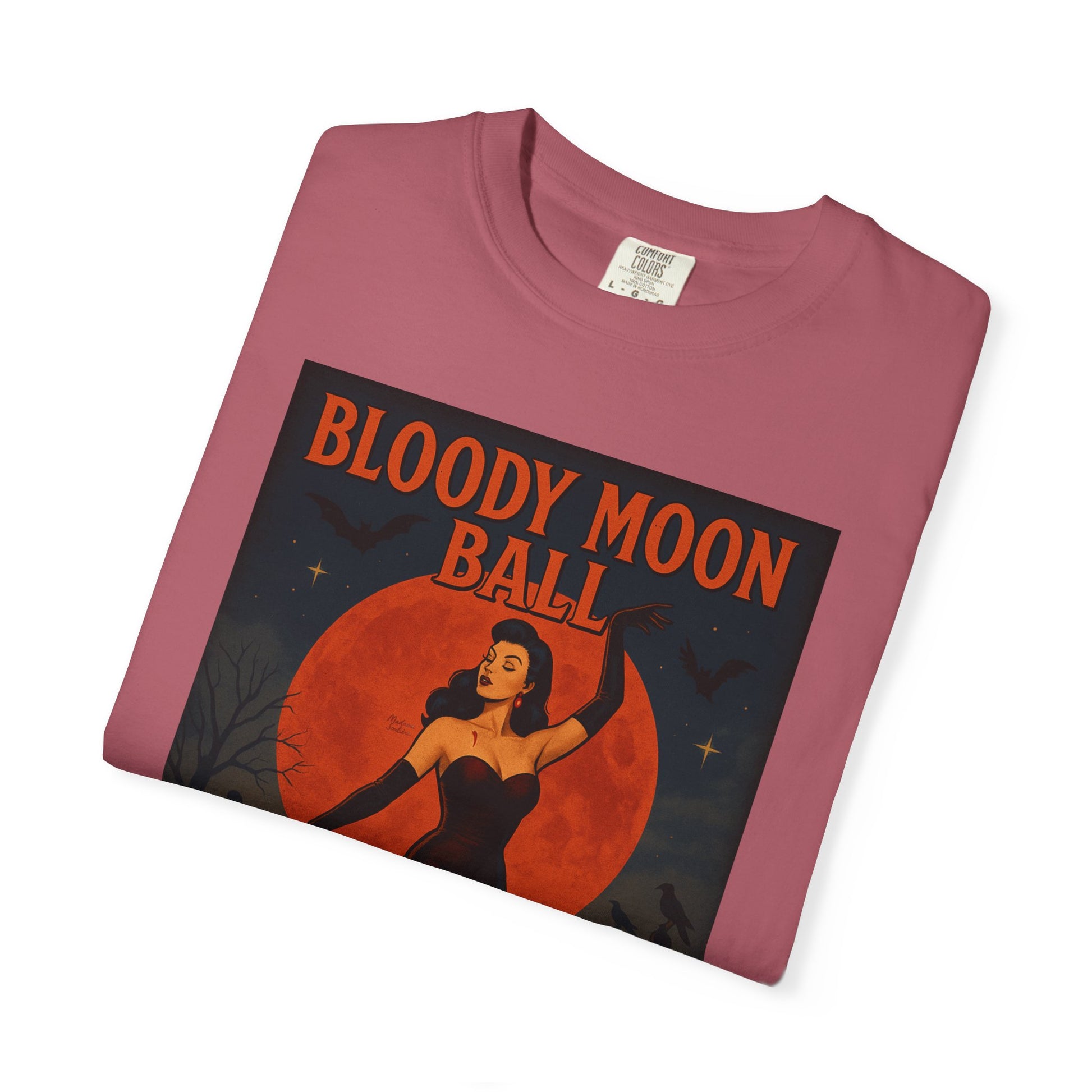 Bloody Moon Halloween Unisex T-Shirt – Vampire Retro Graphic Tee, Vintage Horror Spooky Top, Scary Season Shirt - Madame Soulière