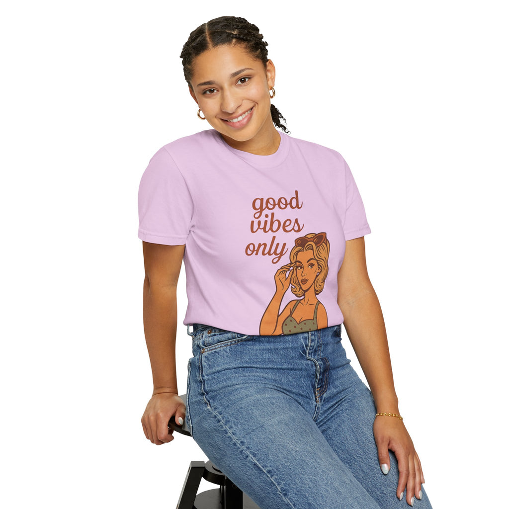 Good Vibes Only – Retro Pin-Up Vintage T-Shirt