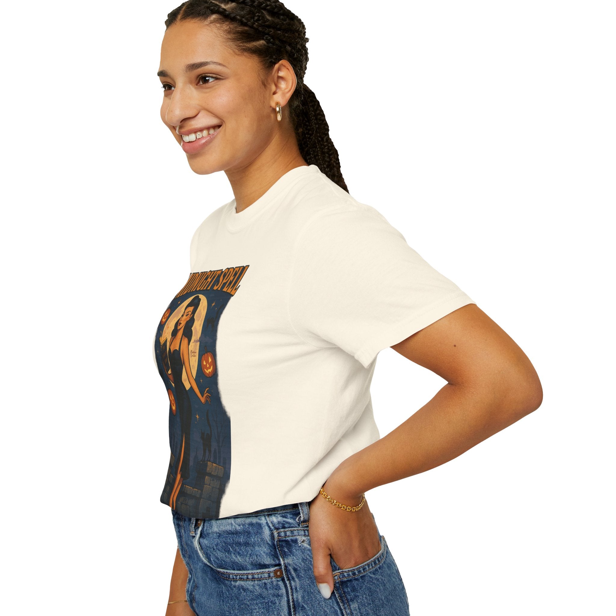 Midnight Spell – Retro Pin-Up Witch Unisex Halloween T-Shirt