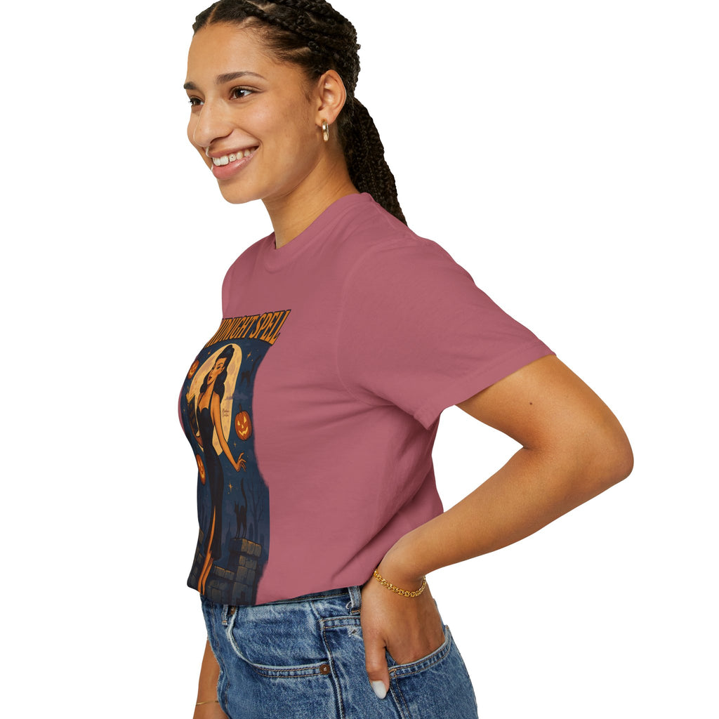 Midnight Spell – Retro Pin-Up Witch Unisex Halloween T-Shirt