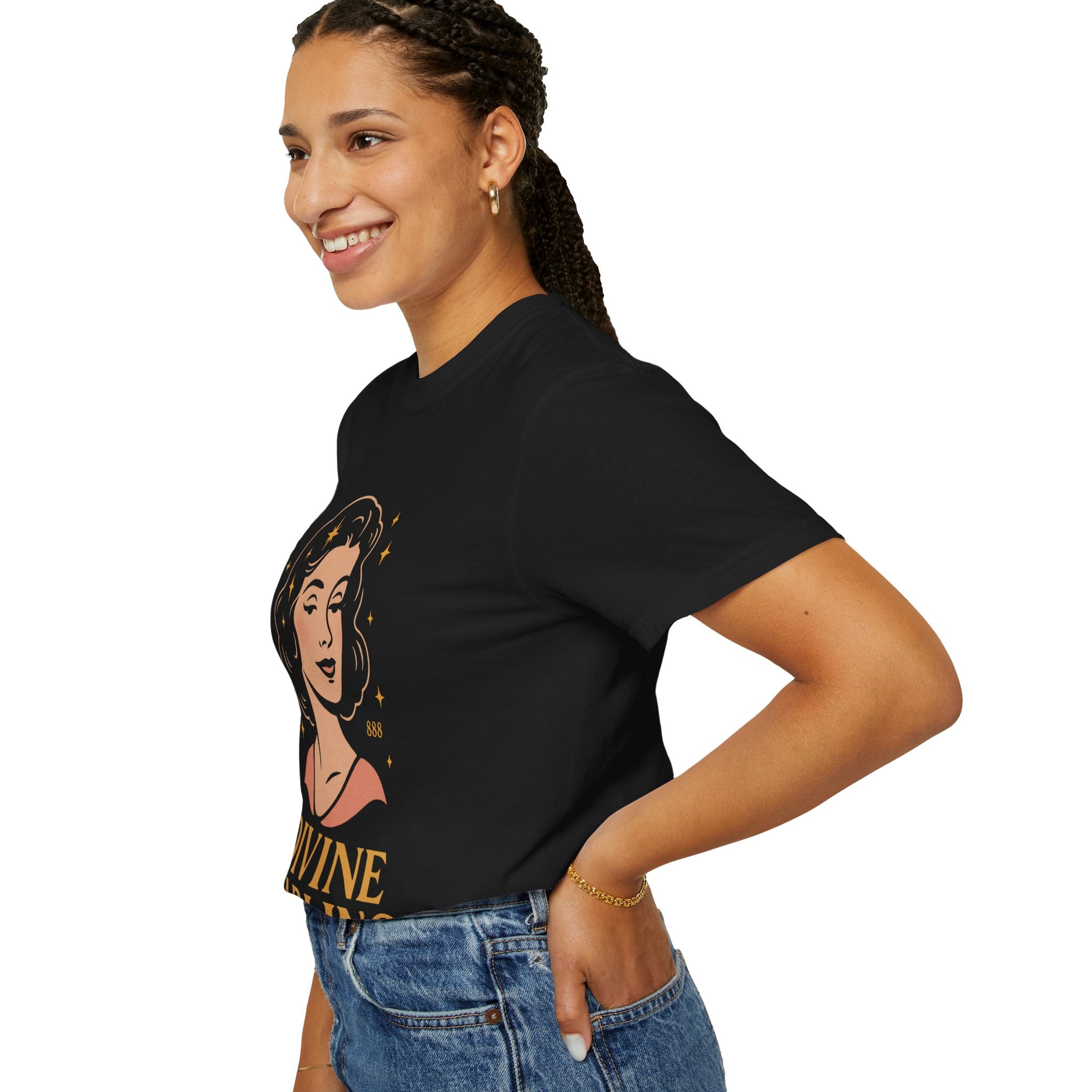 Divine Darling – Retro Pin-Up Vintage T-Shirt