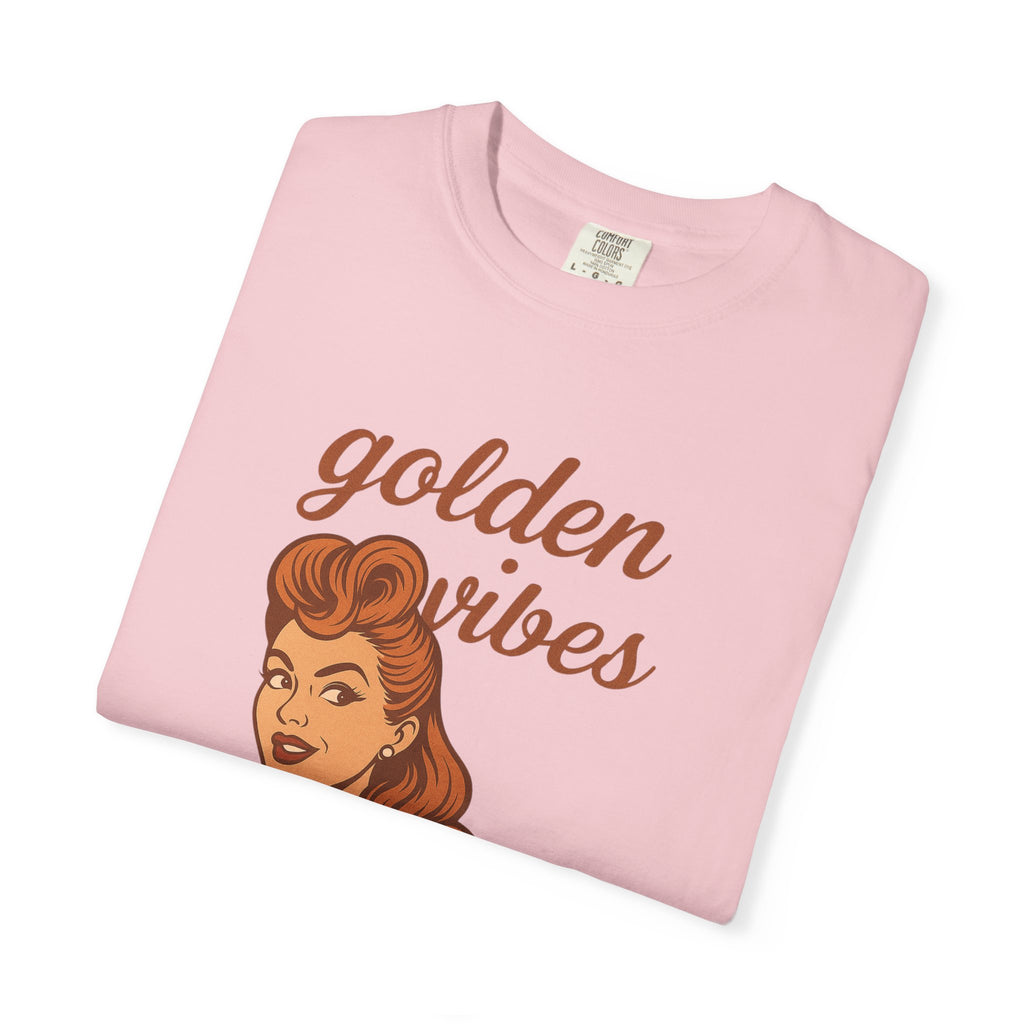Golden Vibes – Retro Pin-Up Vintage T-Shirt