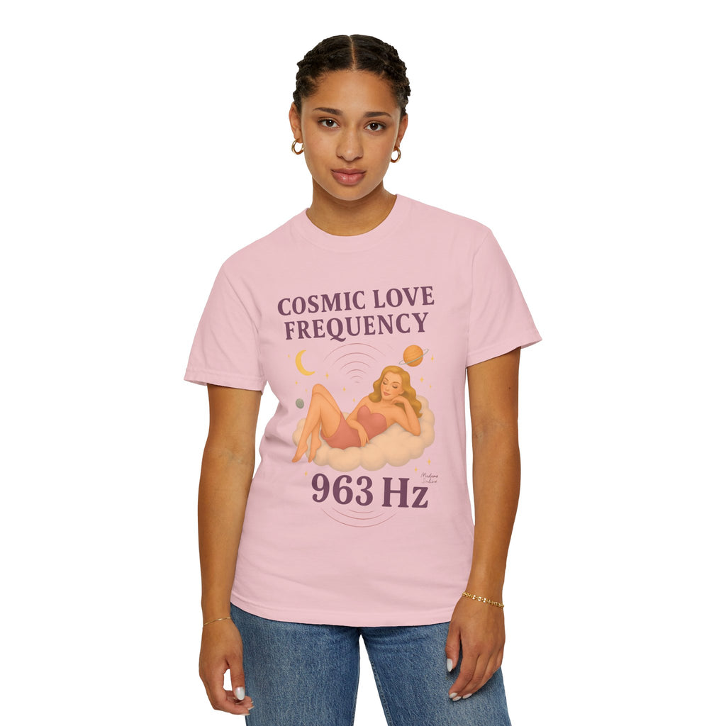 Cosmic Feminine Frequency – Retro Pin-Up Vintage T-Shirt