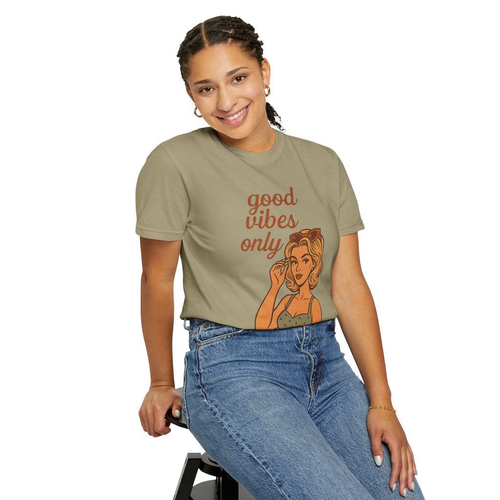 Good Vibes Only – Retro Pin-Up Vintage T-Shirt