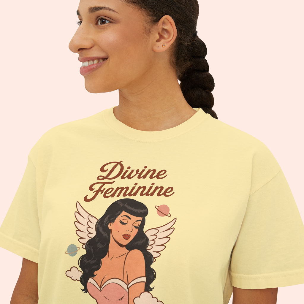 Divine Feminine - Retro Pin Up Celestial Graphic Boxy T-Shirt