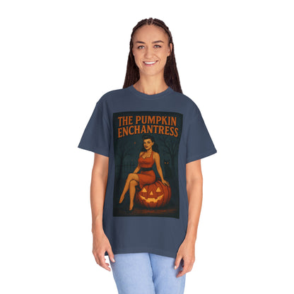 The Pumpkin Enchantress Halloween Unisex T-Shirt – Retro Witch Graphic Tee, Vintage Pumpkin Horror Top, Spooky Unisex Scary Season Shirt - Madame Soulière